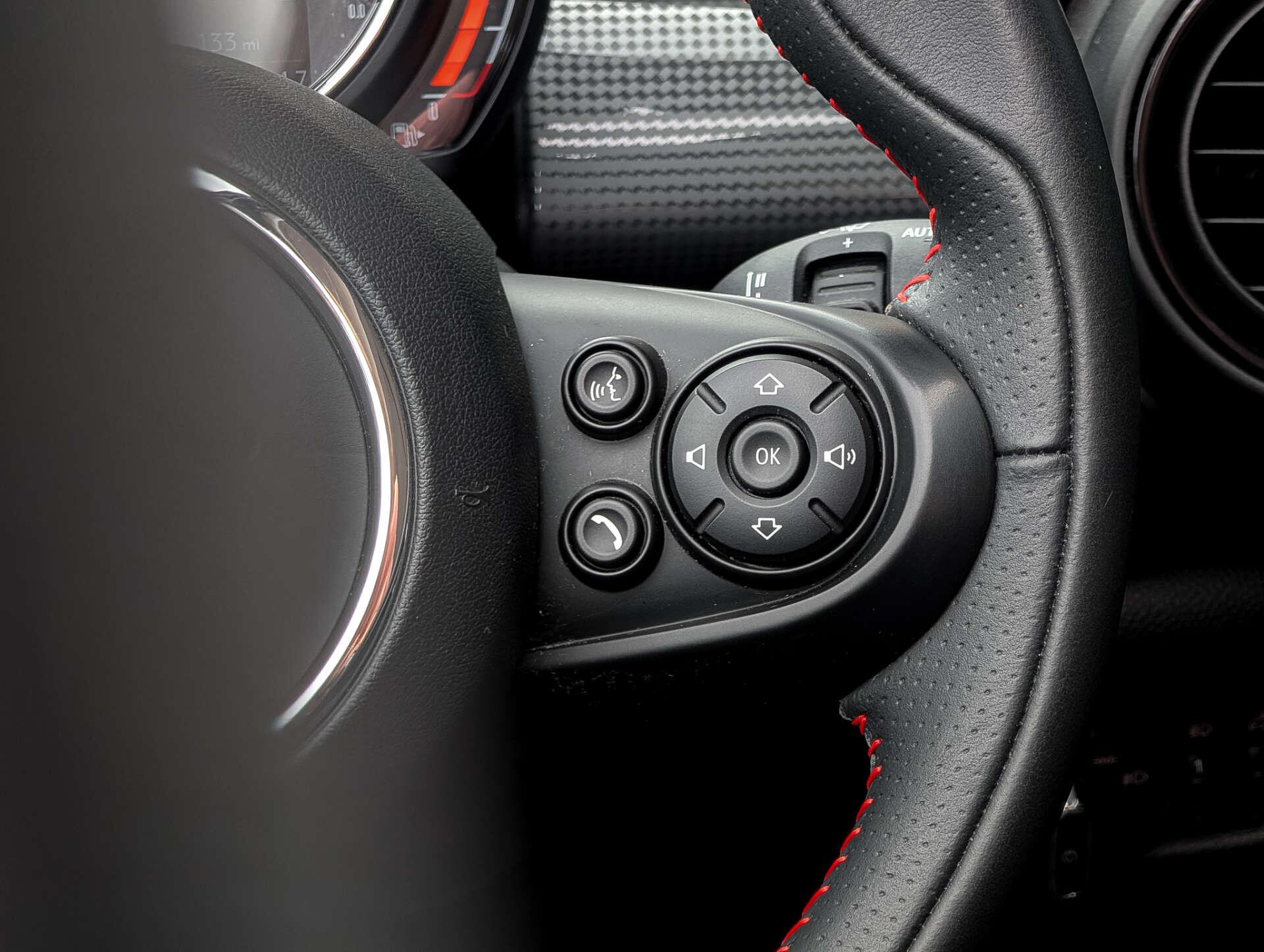 Mini Convertible view 40