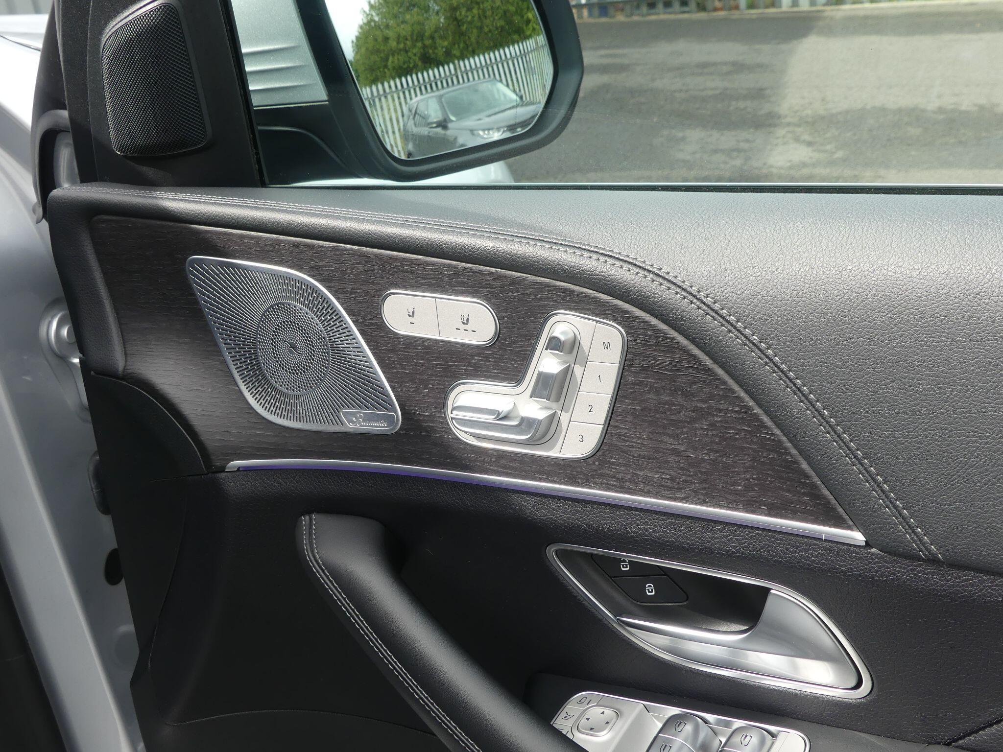 Mercedes-Benz Gle view 13