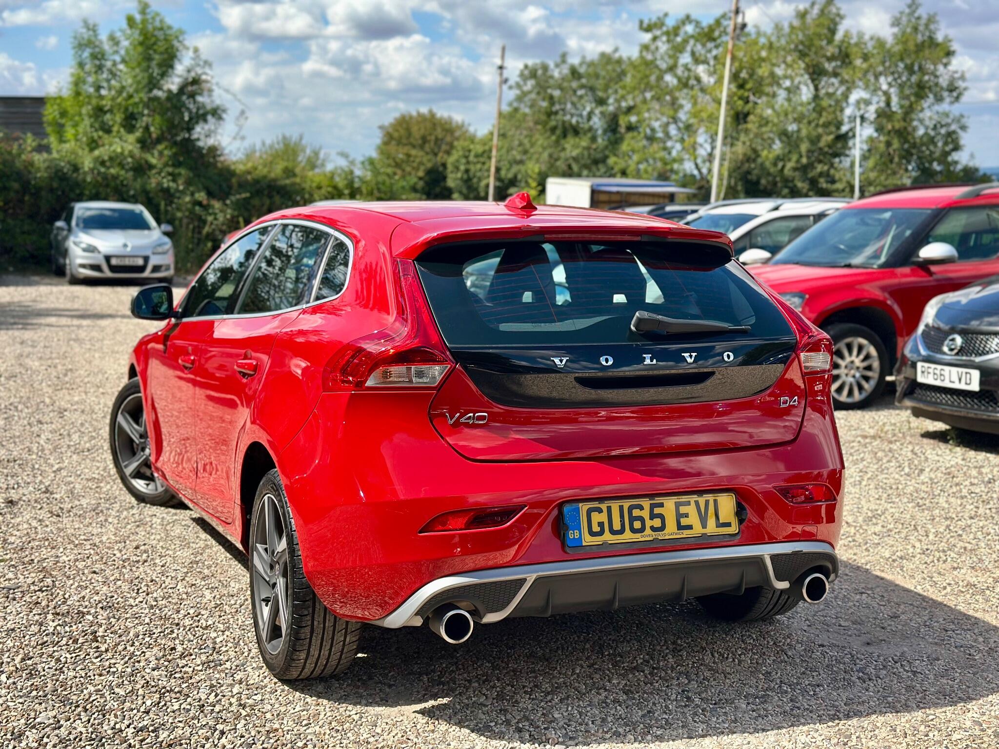 Volvo V40 view 11