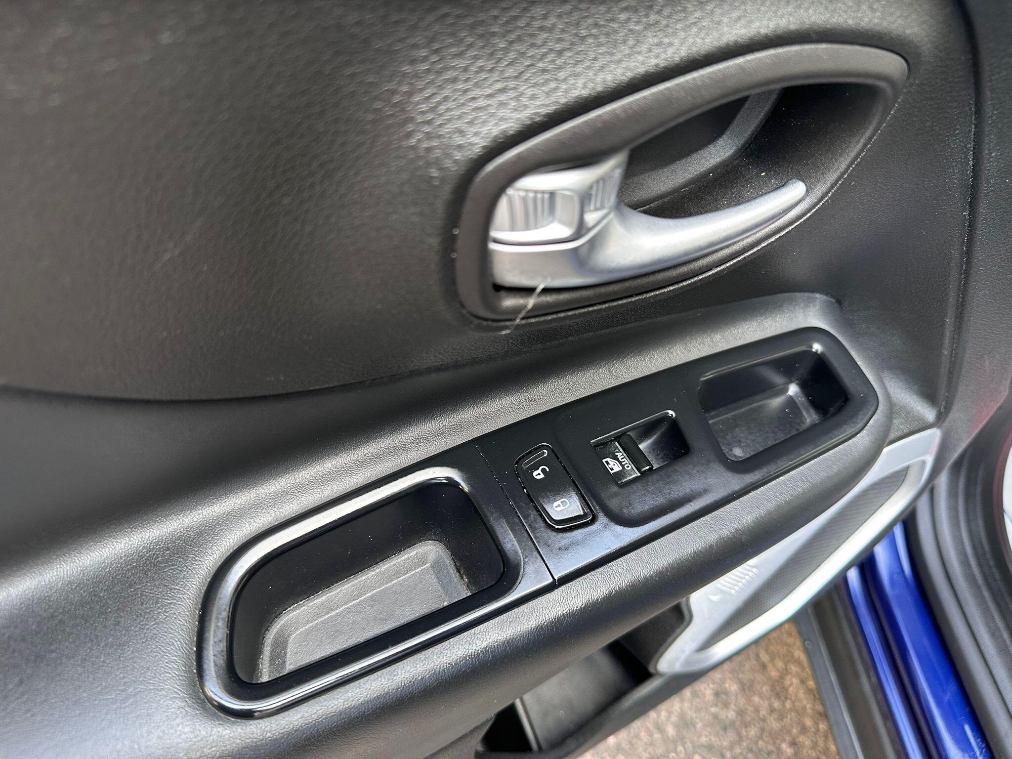 Jeep Renegade view 27