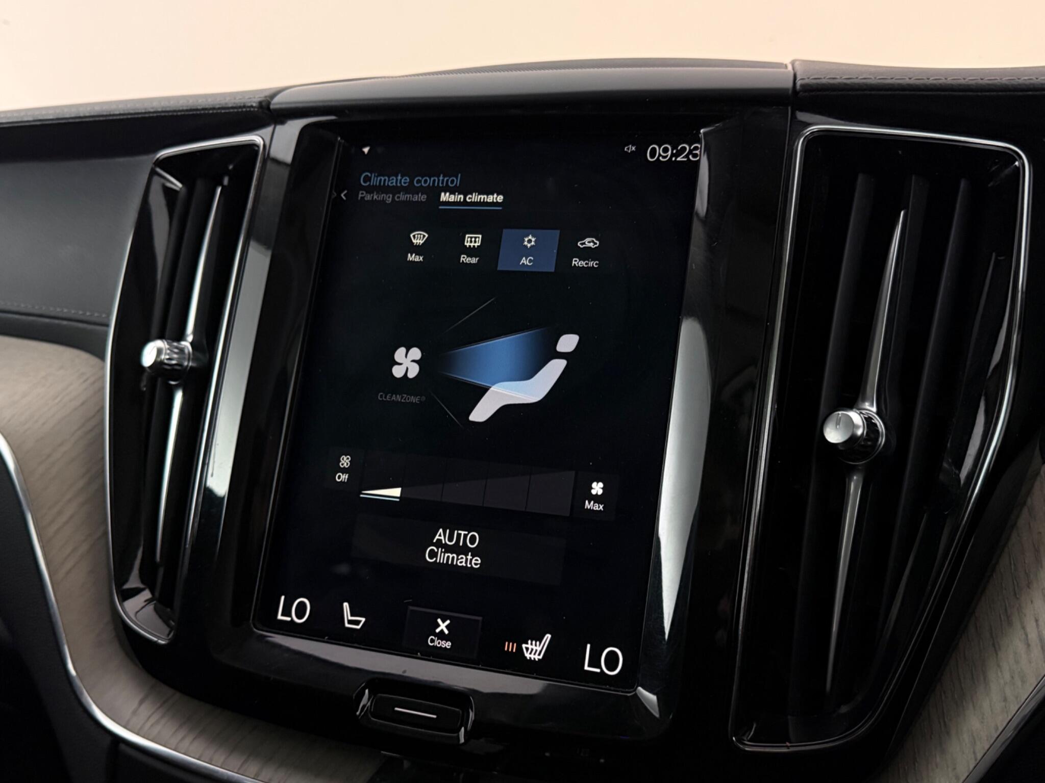Volvo XC60 view 31