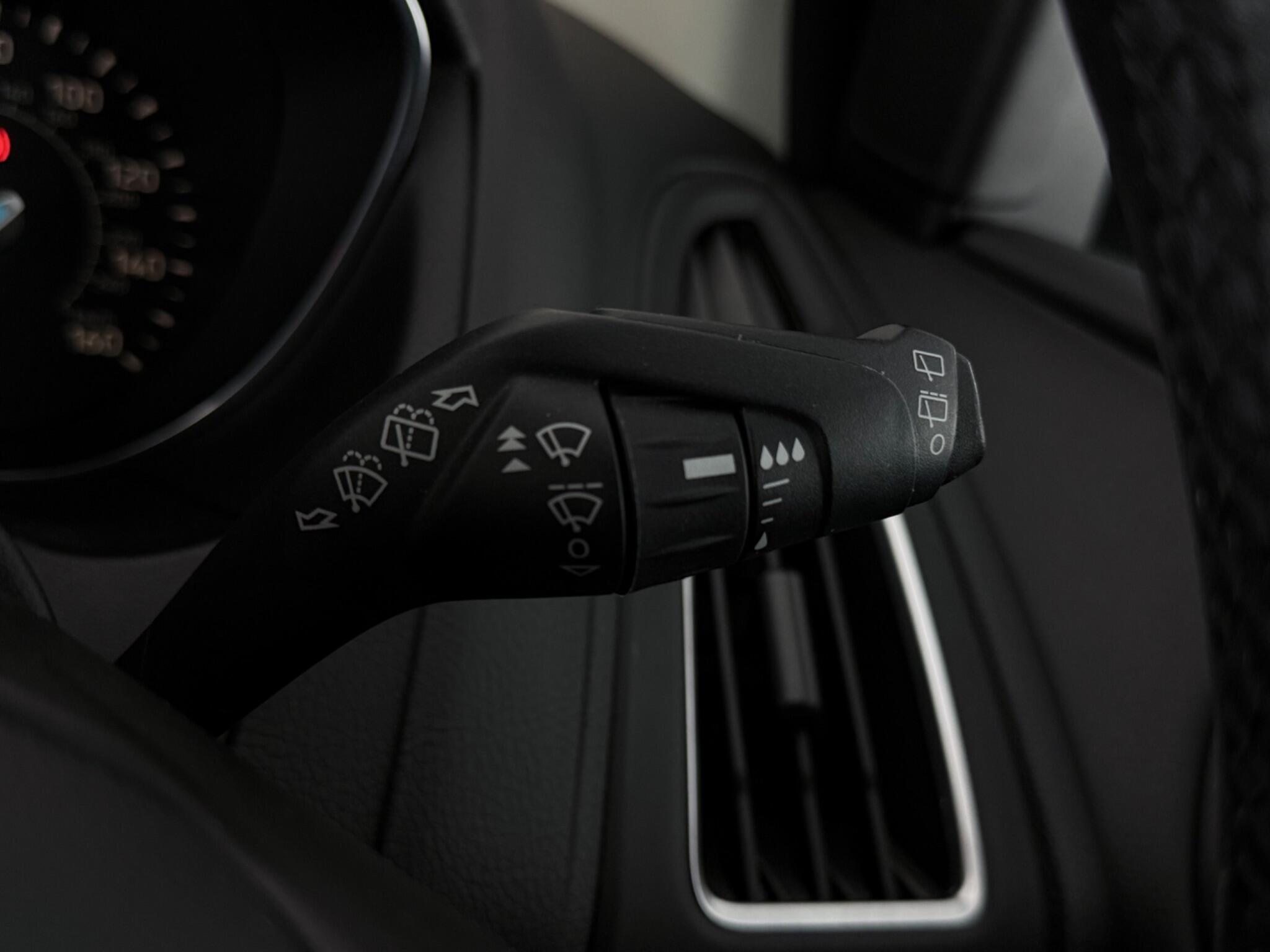Ford Focus view 18
