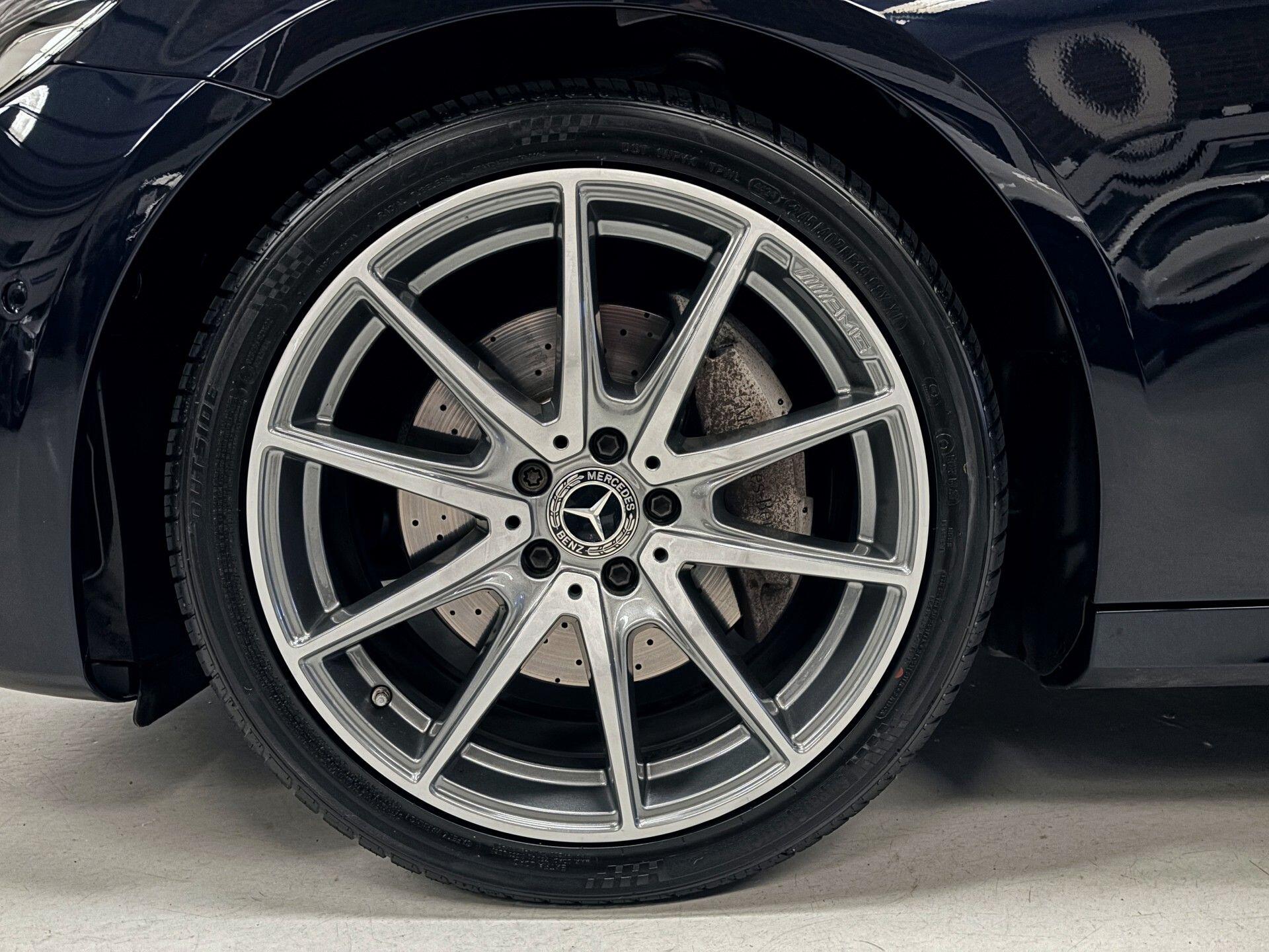 Mercedes-Benz E-Class view 43
