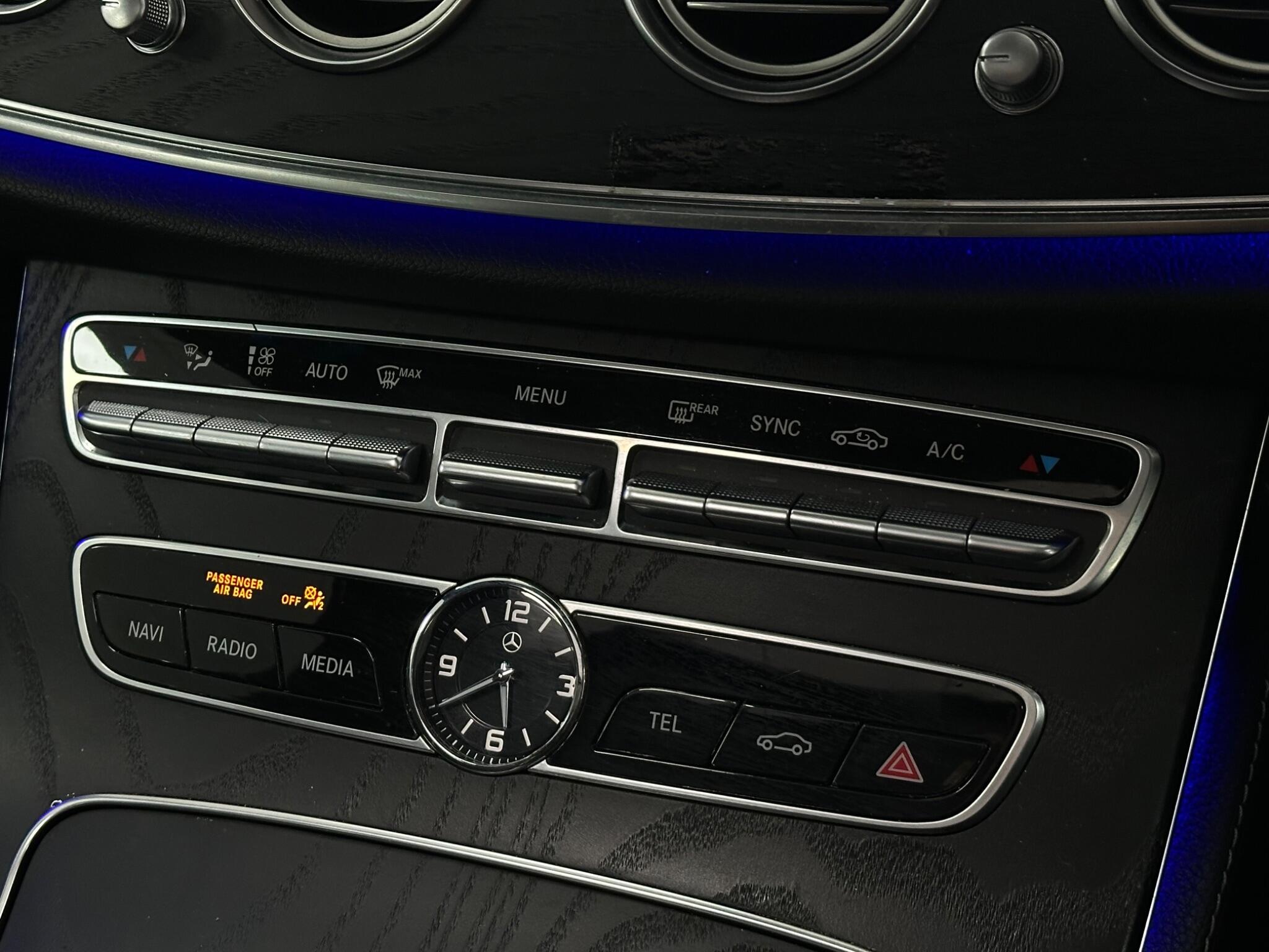 Mercedes-Benz E Class view 25