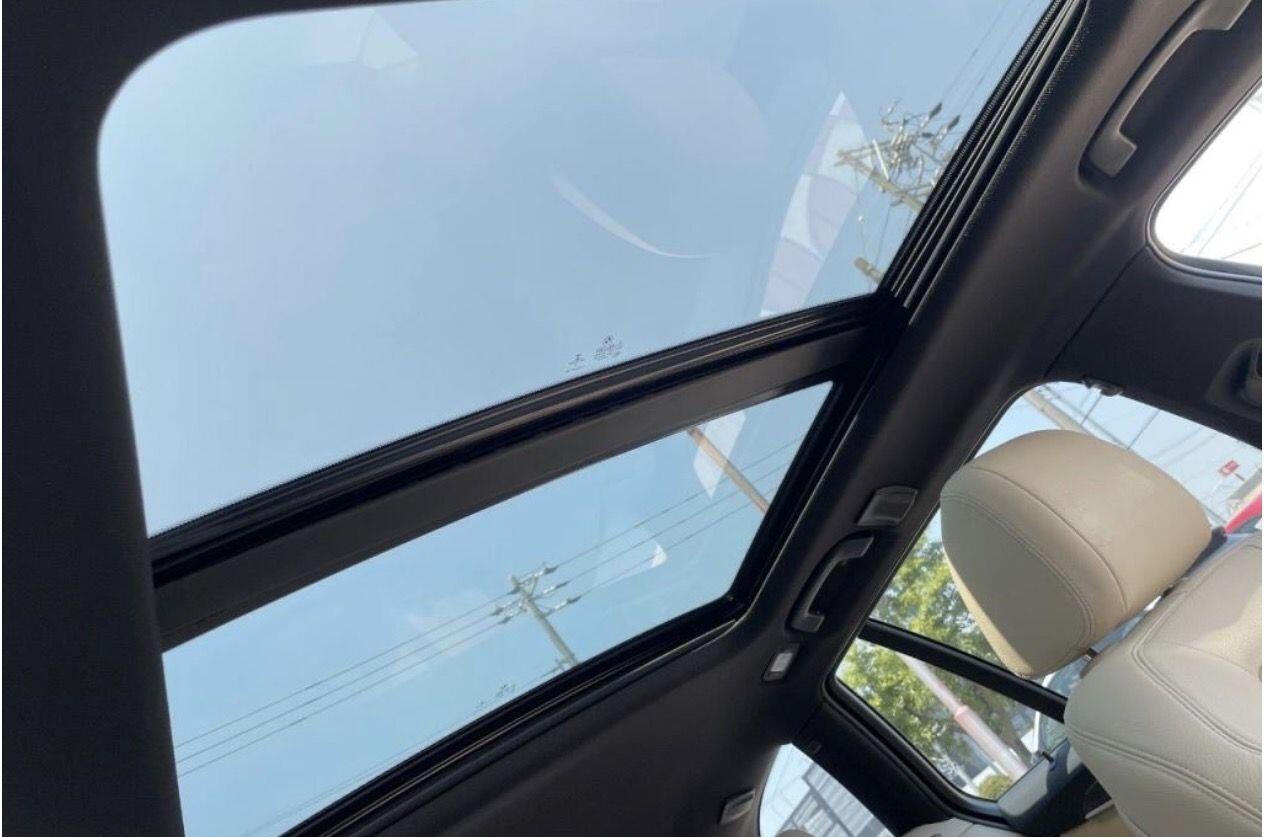BMW 5 Series view 7