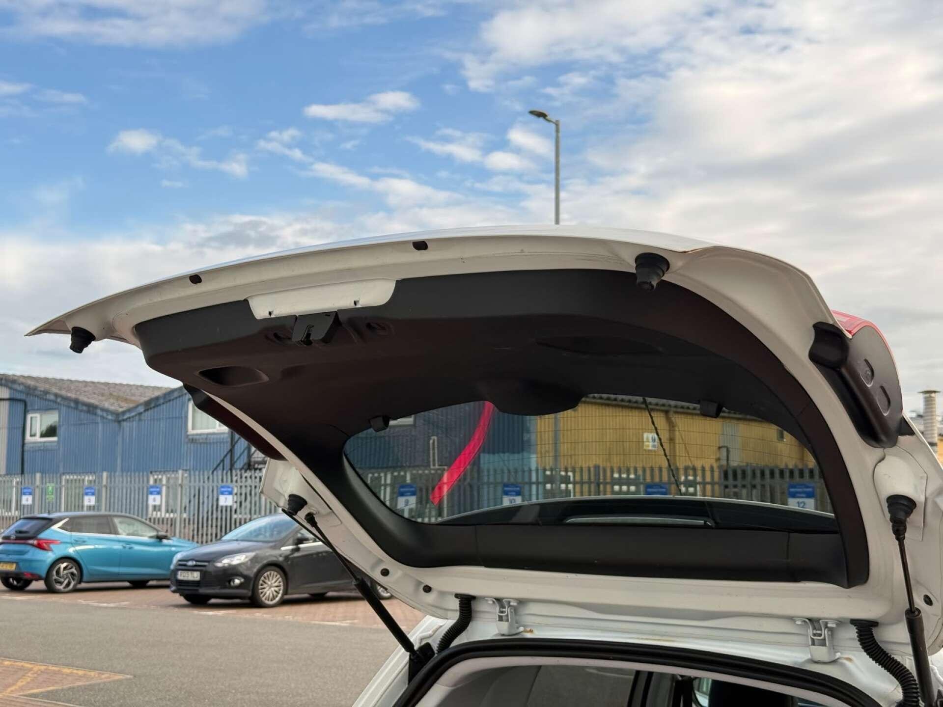 Peugeot 2008 view 33