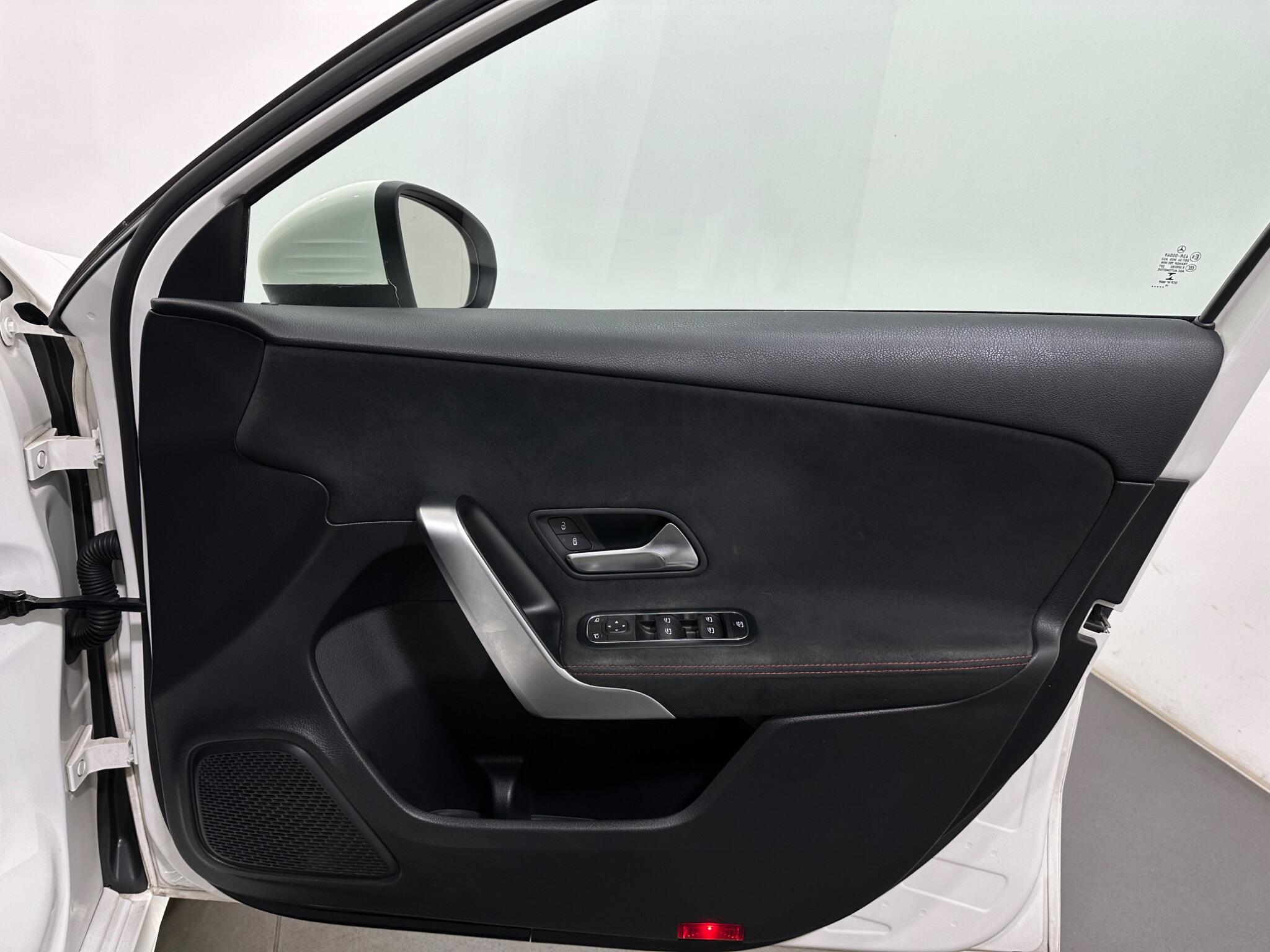 Mercedes-Benz A-Class view 34