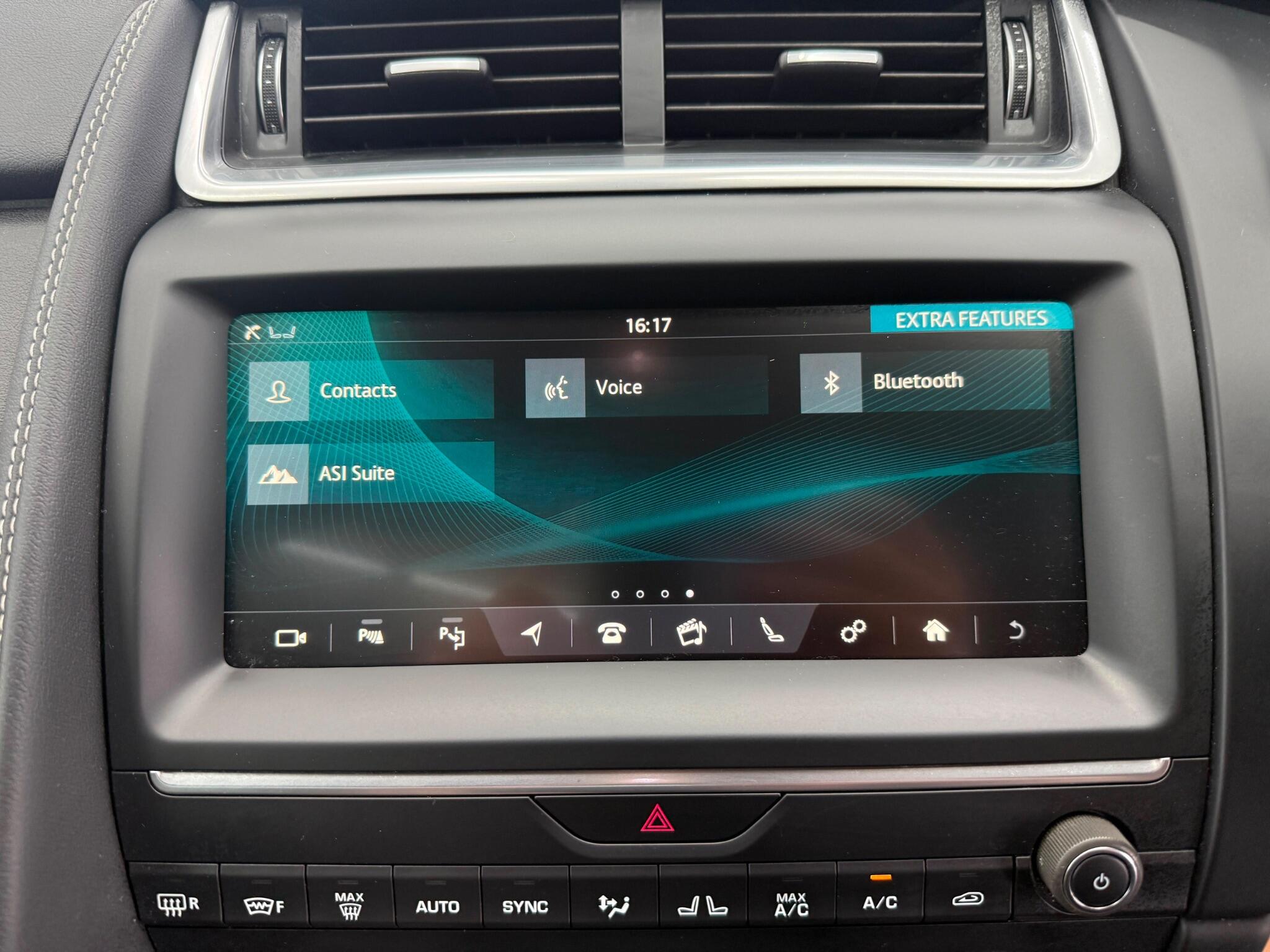 Jaguar E-Pace view 42