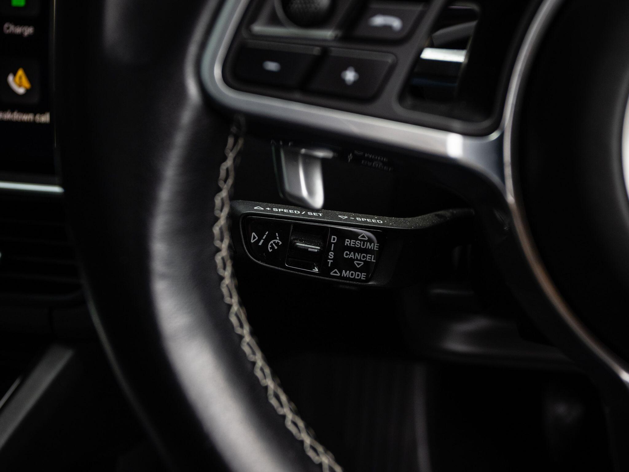 Porsche Cayenne view 16