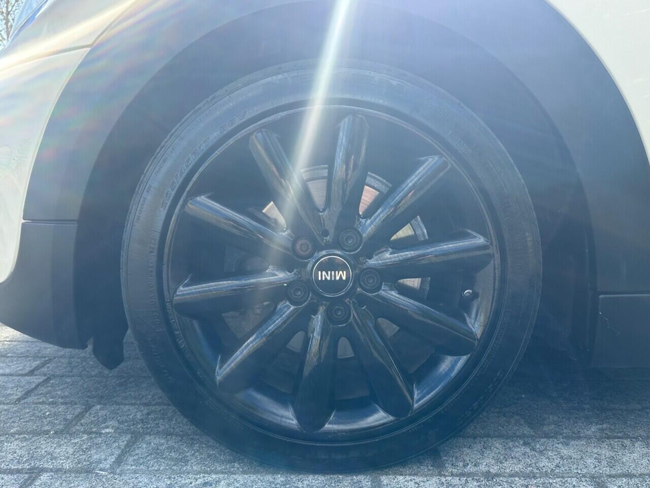 Mini Hatch view 34