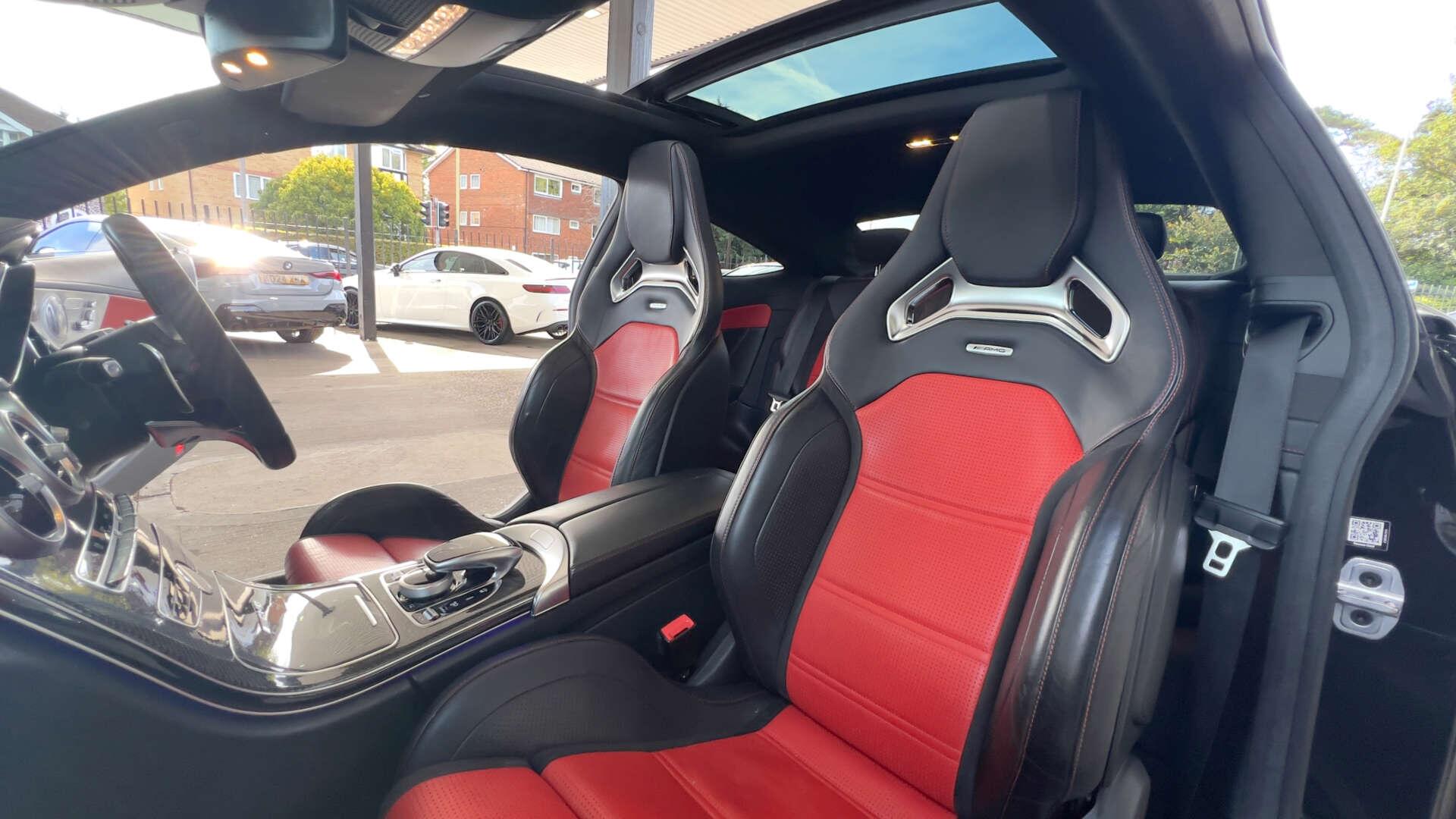 Mercedes-Benz C-Class view 35