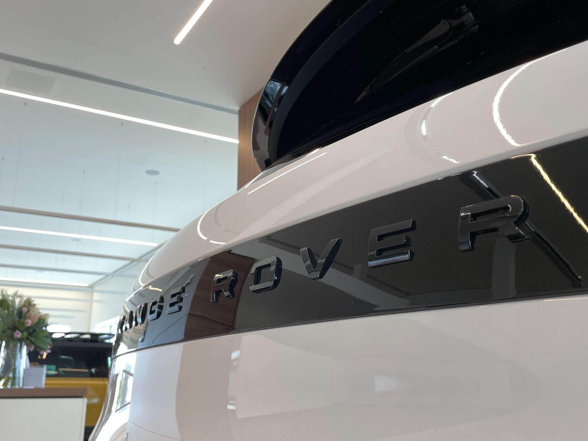Land Rover Range Rover Sport view 42