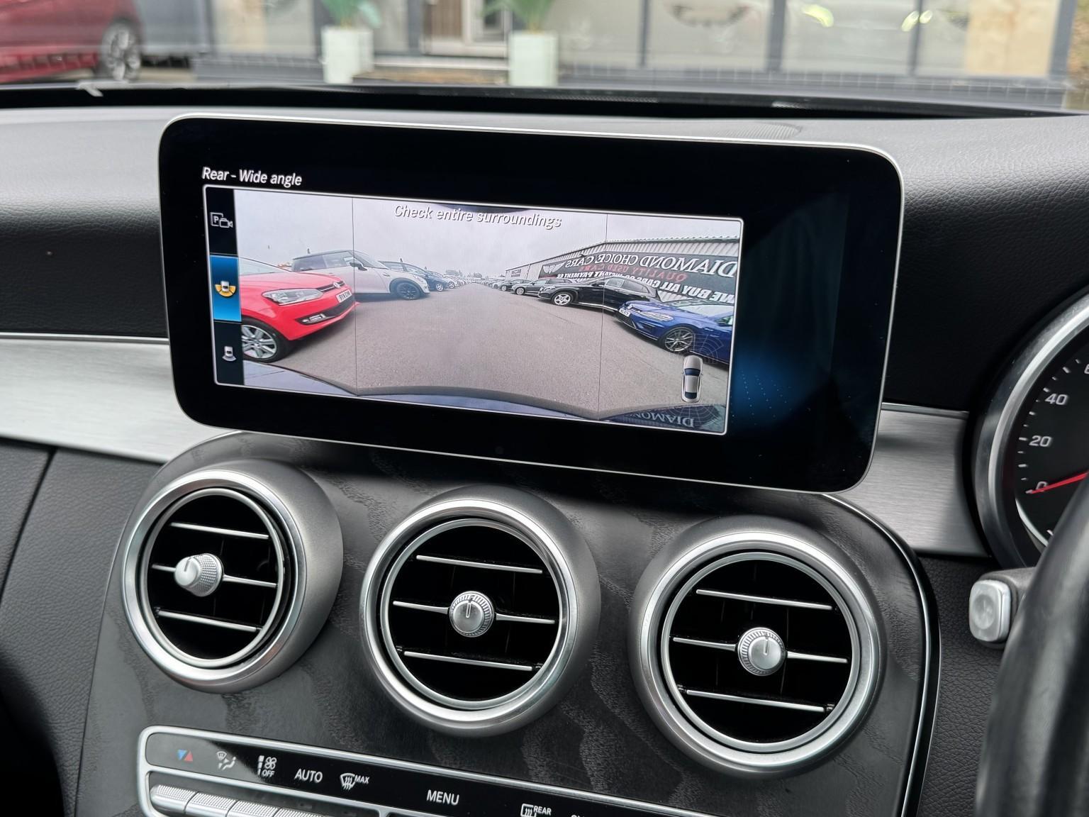 Mercedes-Benz C-Class view 36