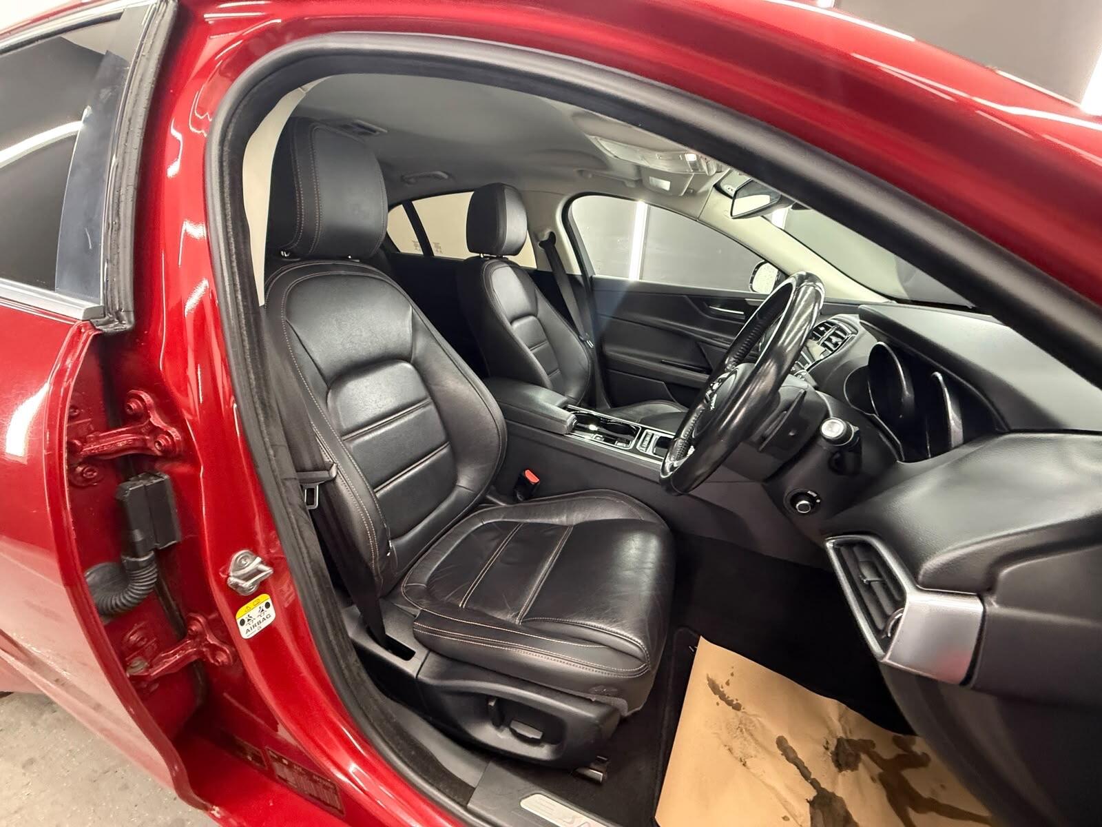 Jaguar Xe view 19