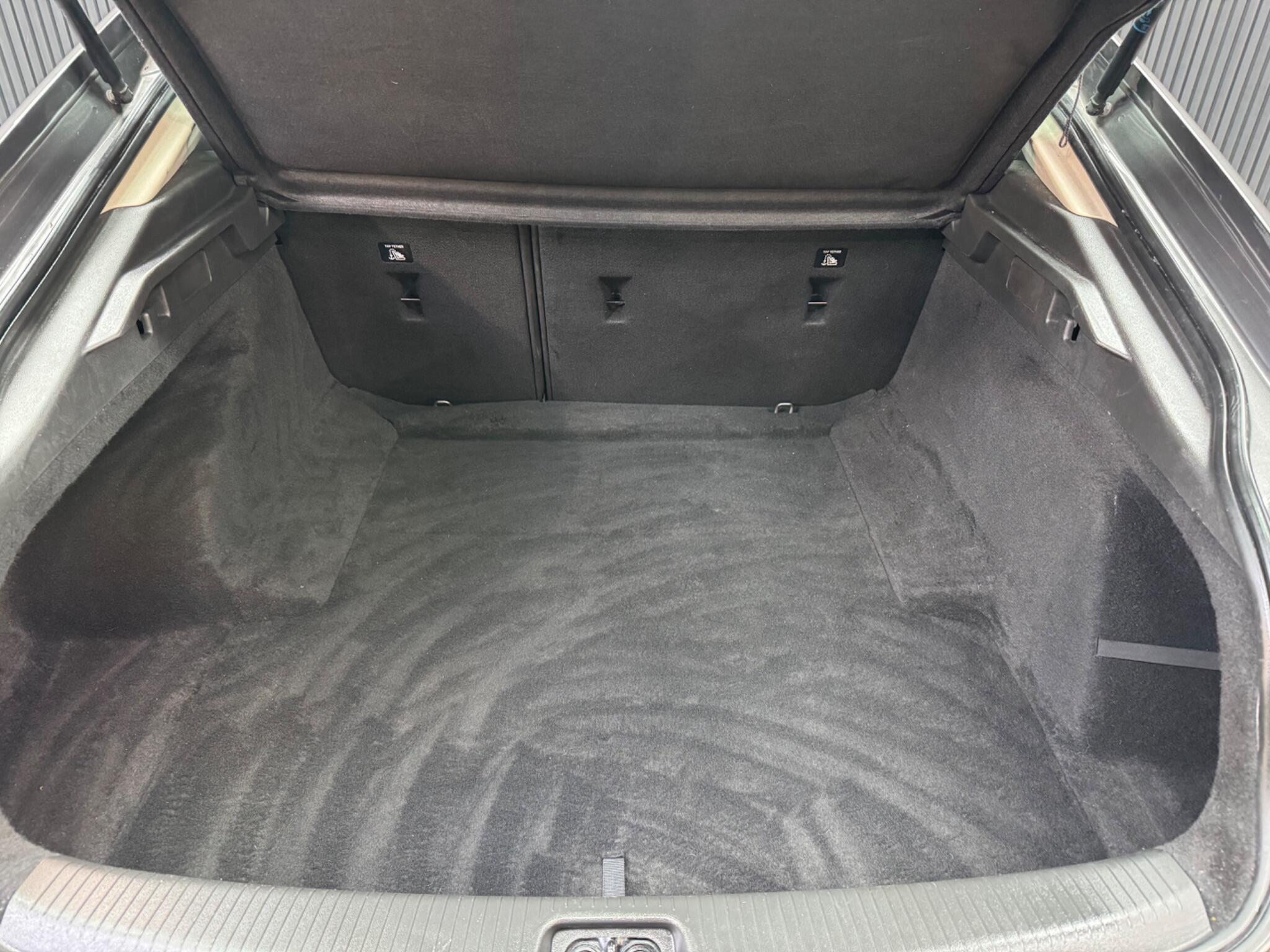 Vauxhall Insignia view 13