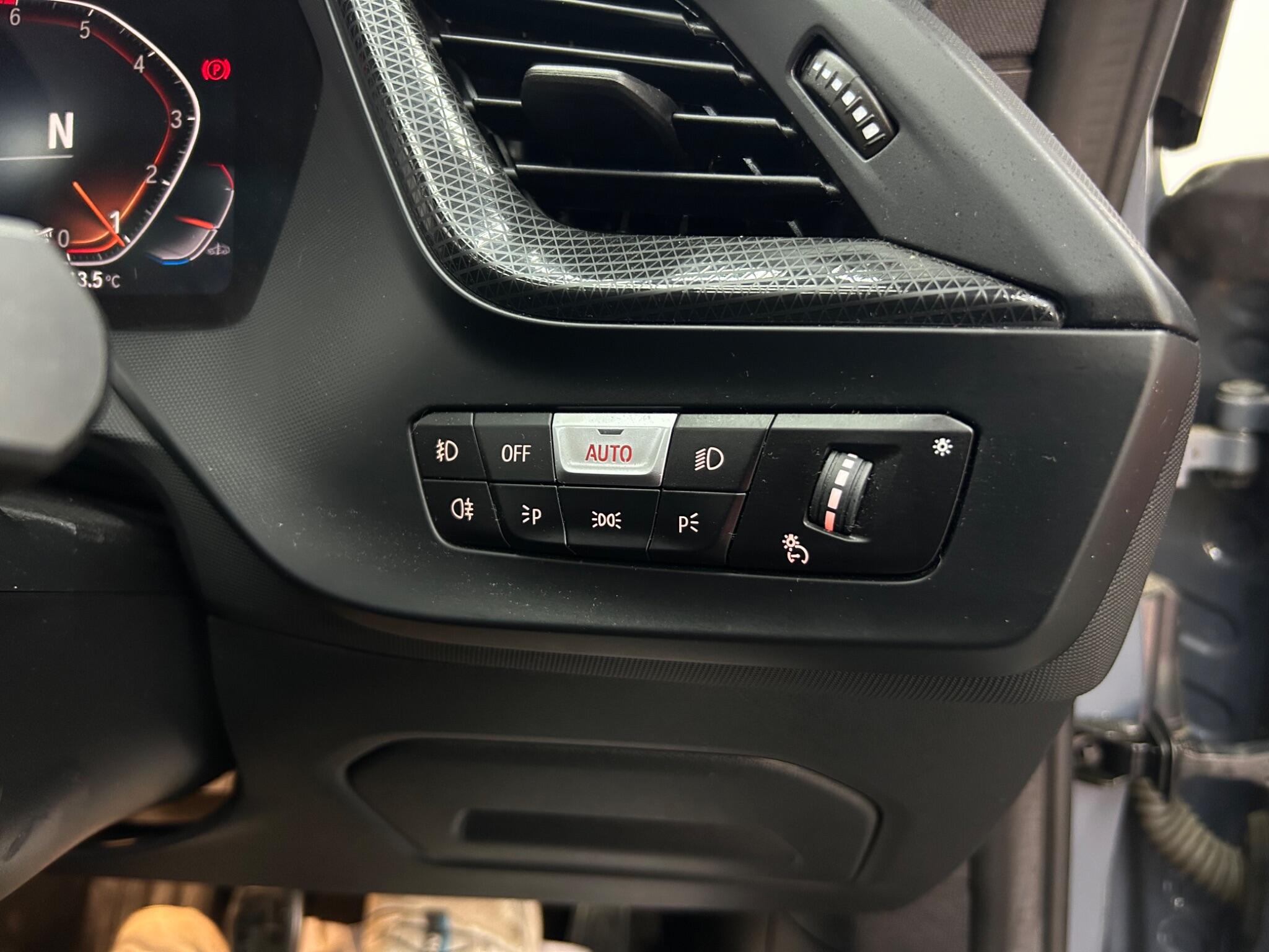 BMW 2 Series view 23
