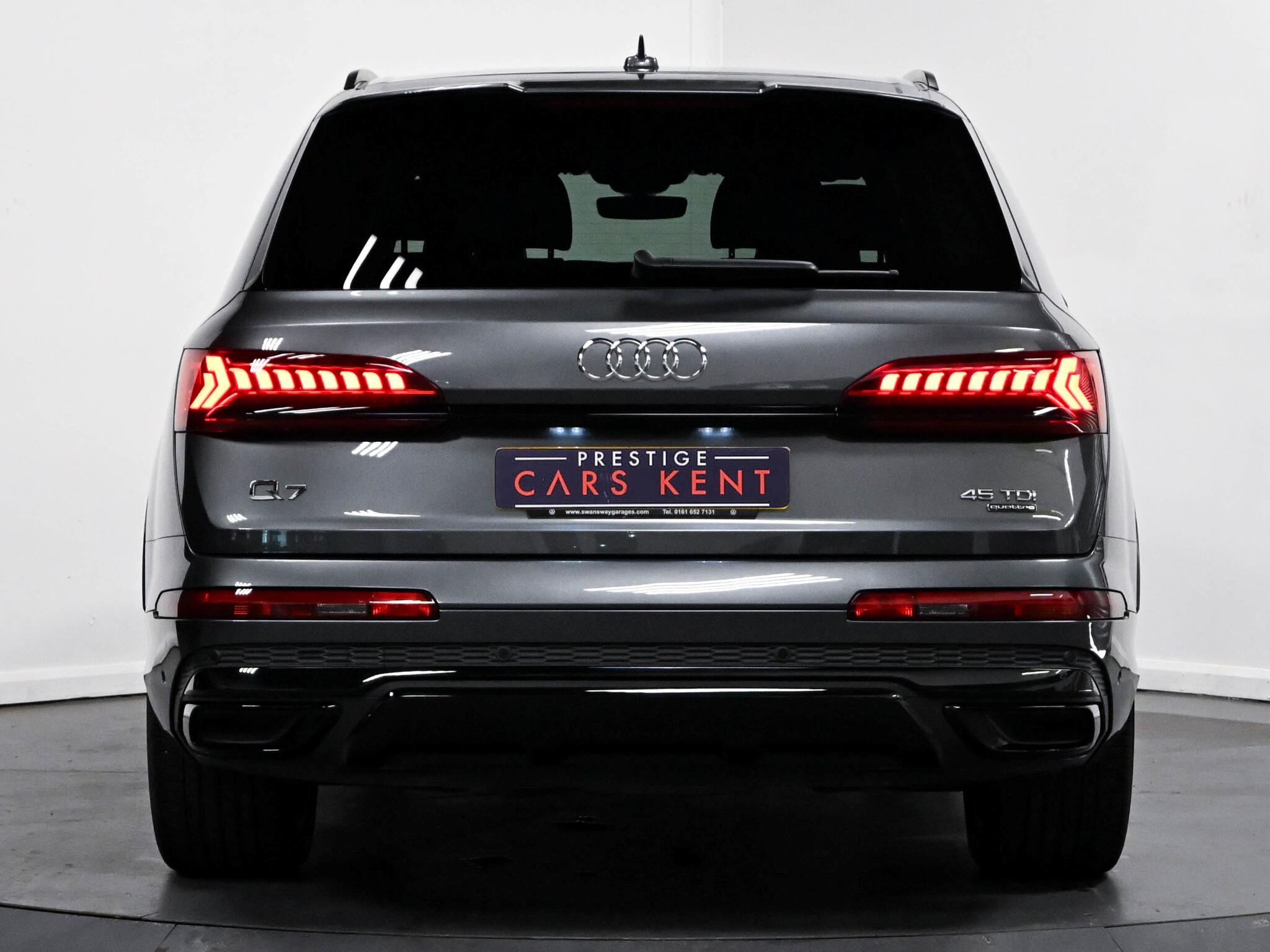 Audi Q7 view 19