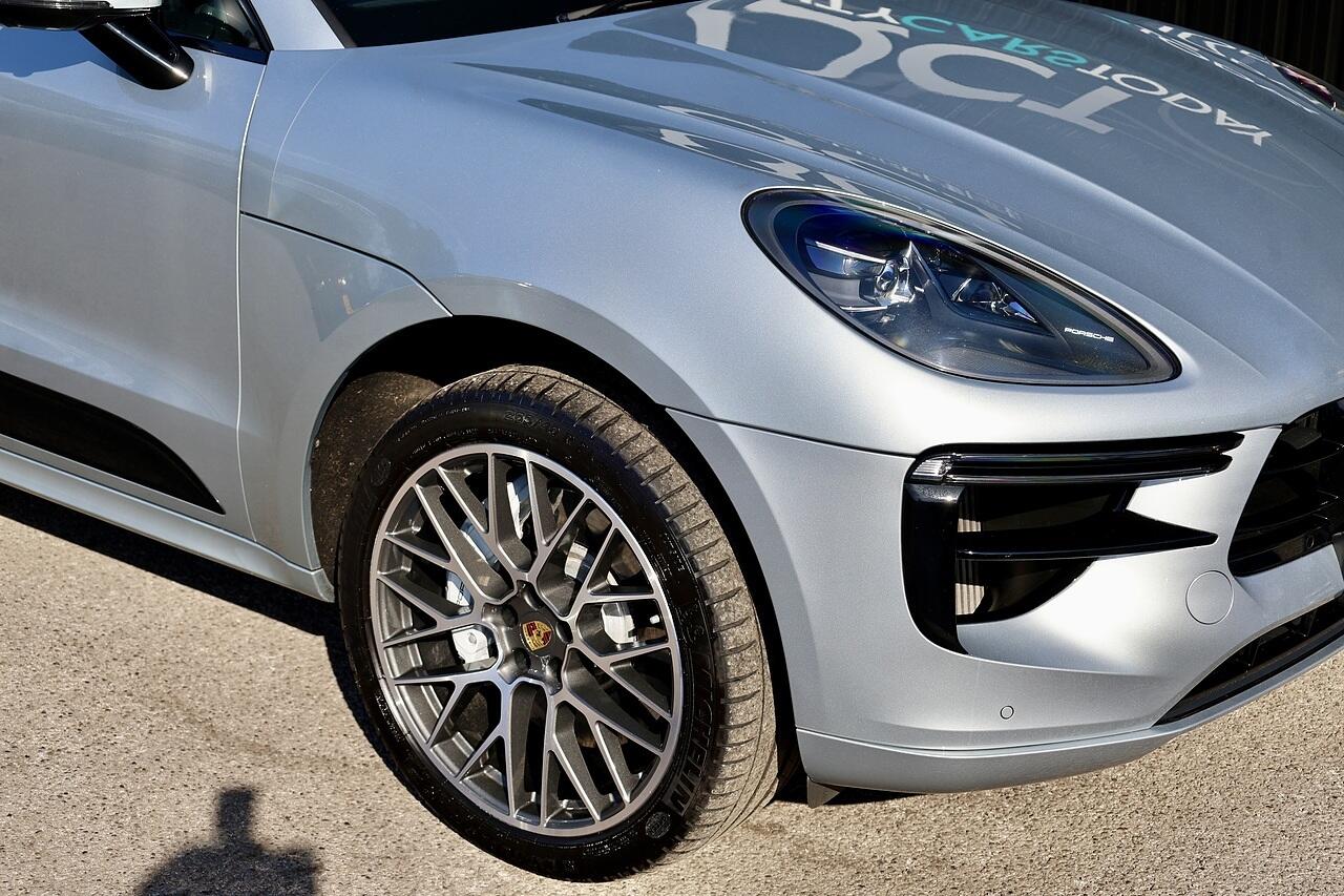 Porsche Macan view 19