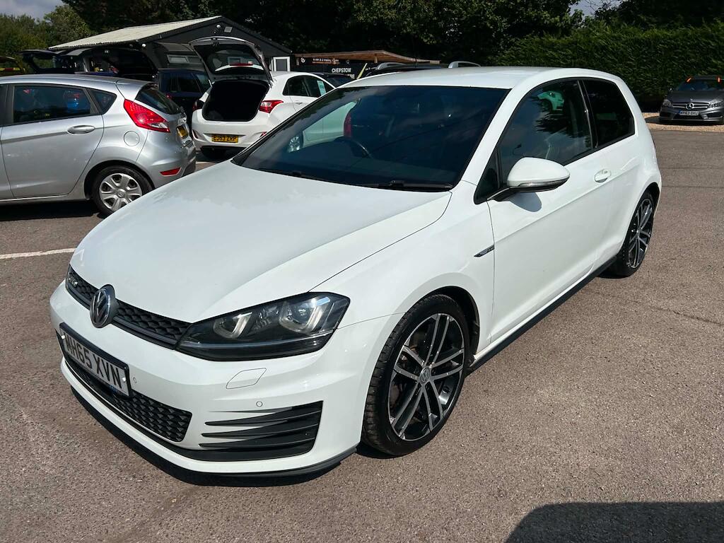 Volkswagen Golf view 5