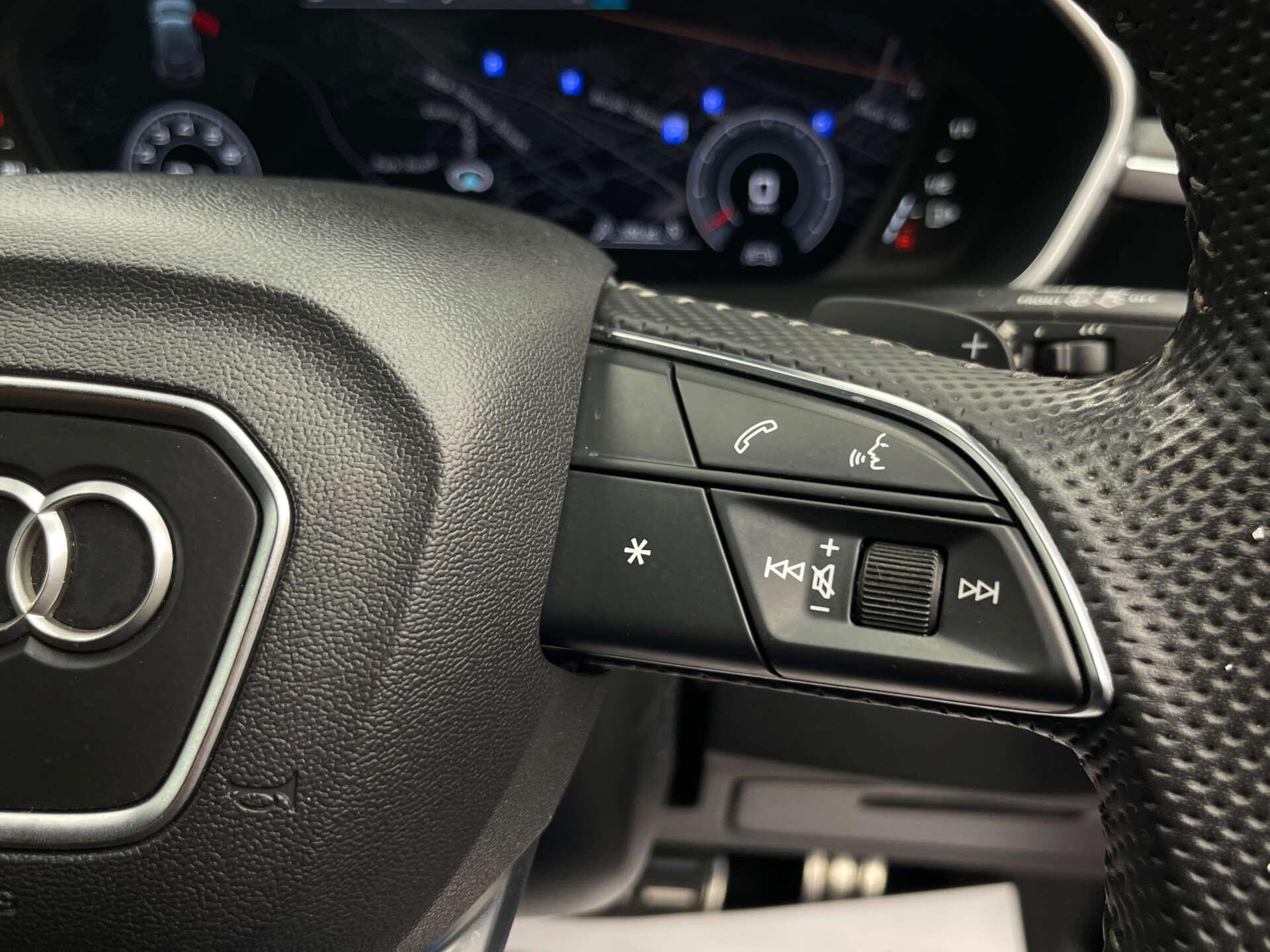 Audi Q3 view 21