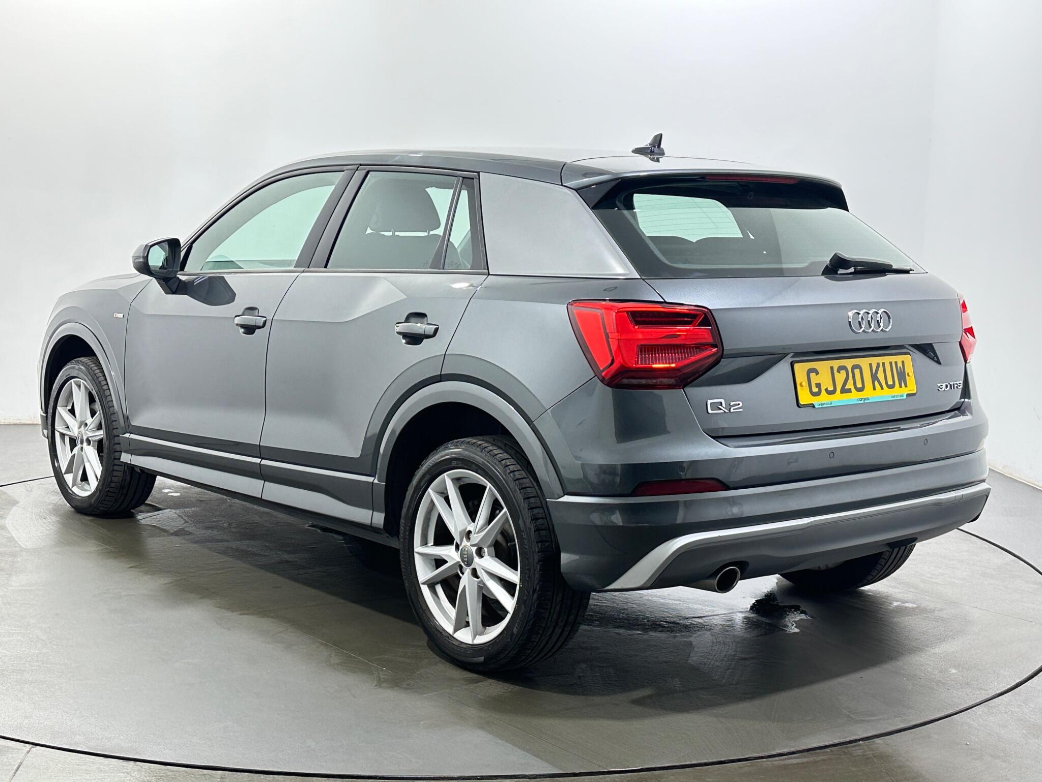 Audi Q2 view 6