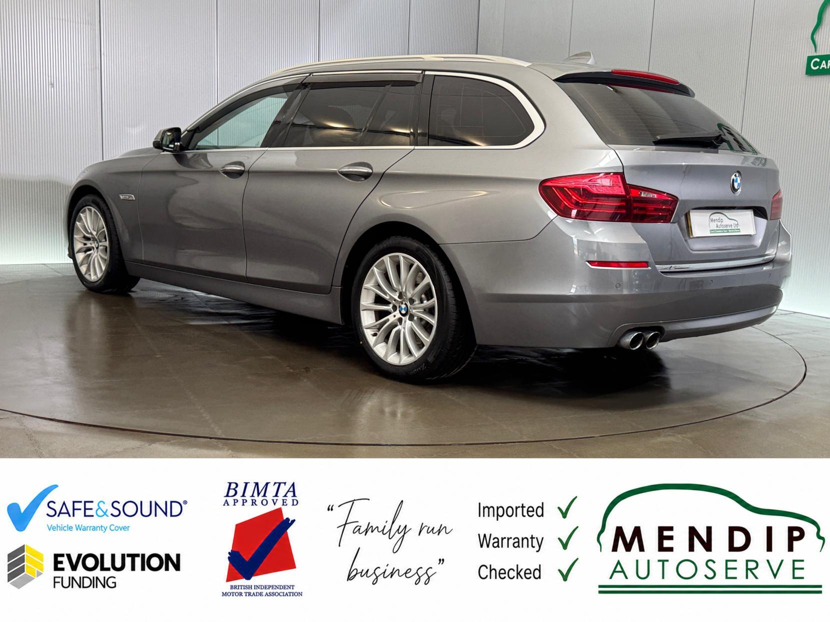 BMW 5 Series view 10