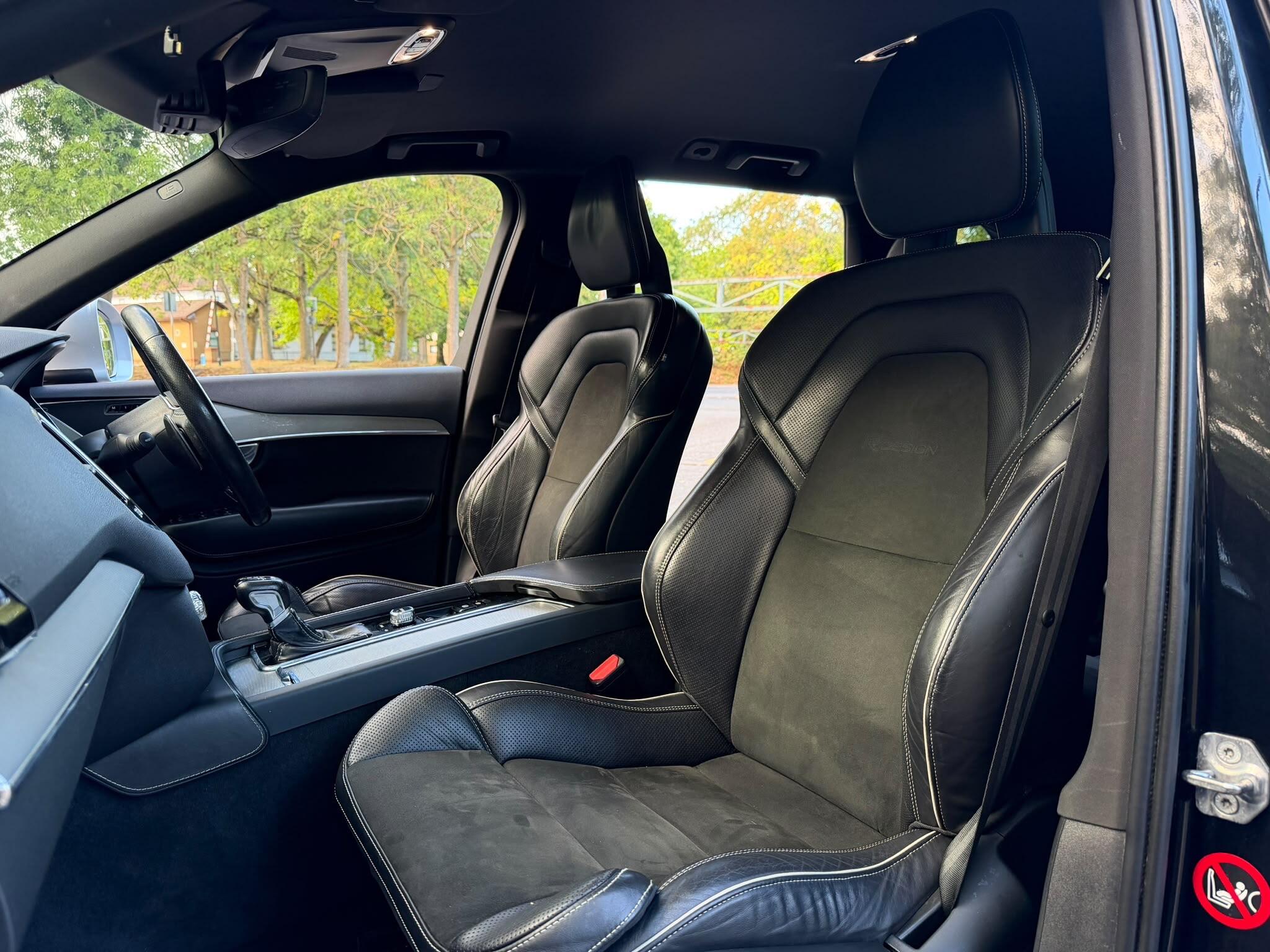 Volvo XC90 view 12
