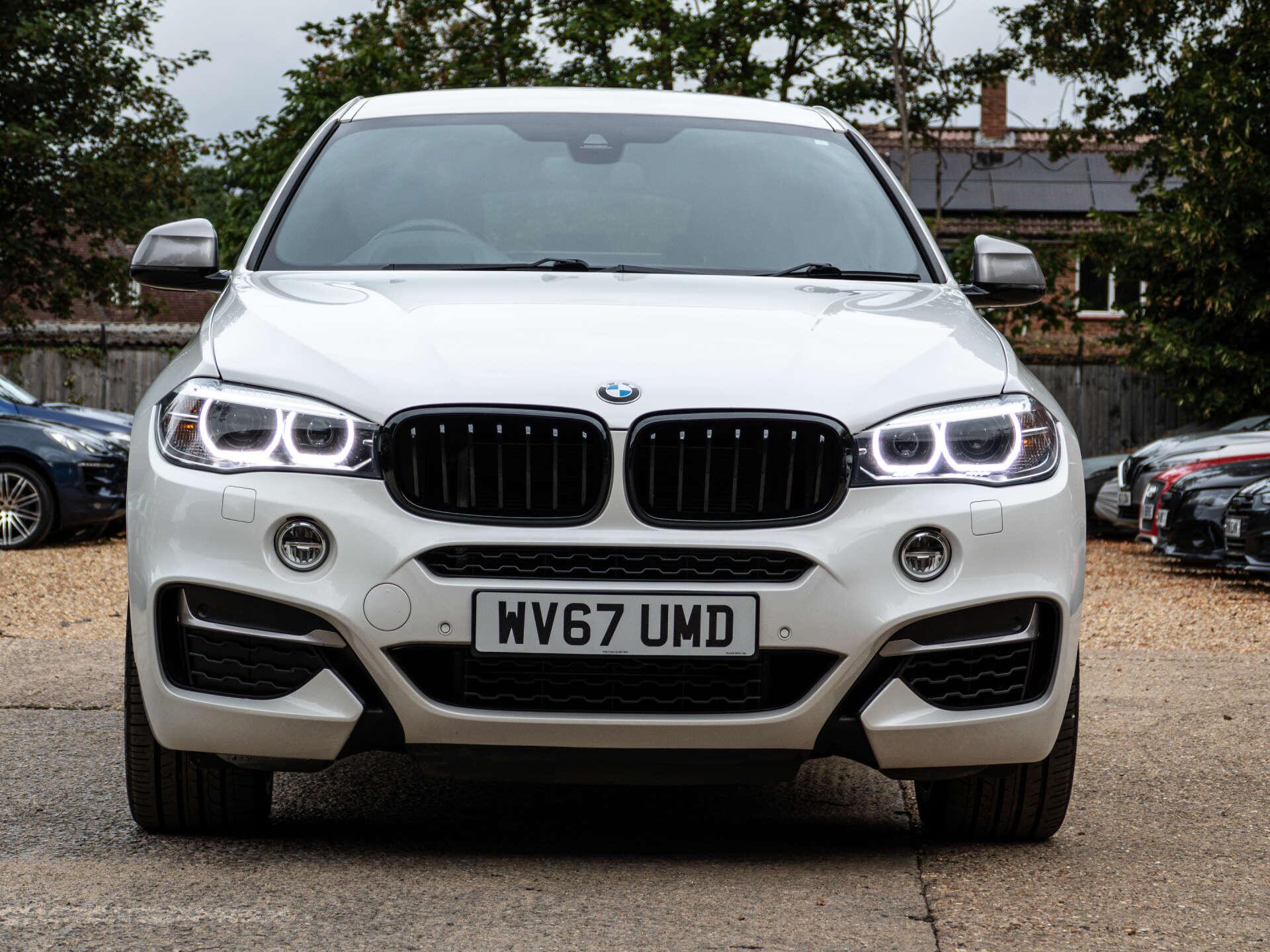 BMW X6 view 9