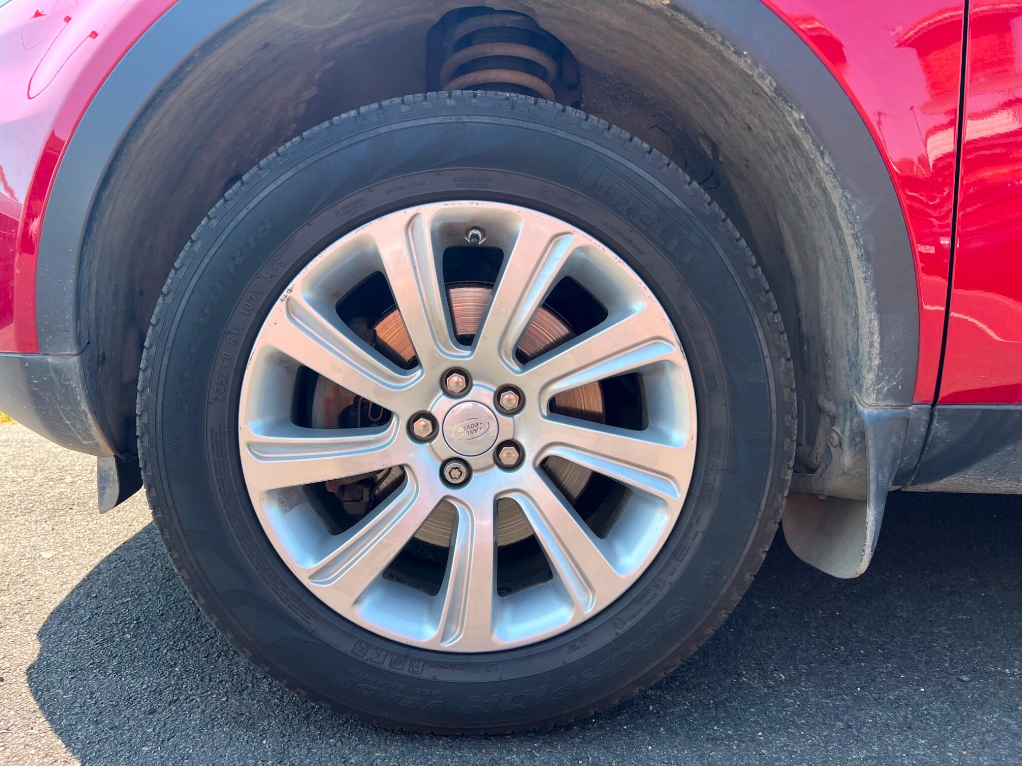 Land Rover Discovery Sport view 22
