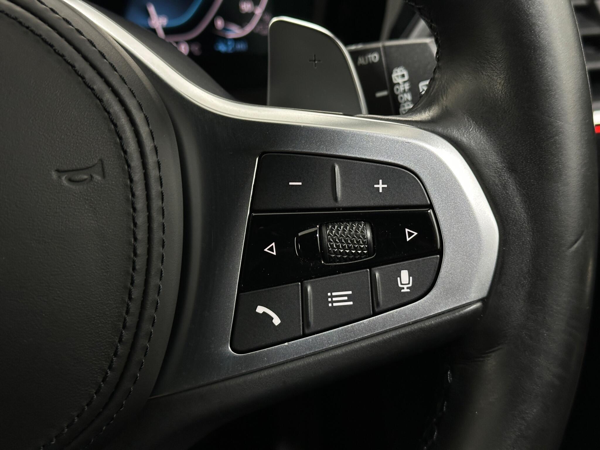 BMW 3 Series view 16