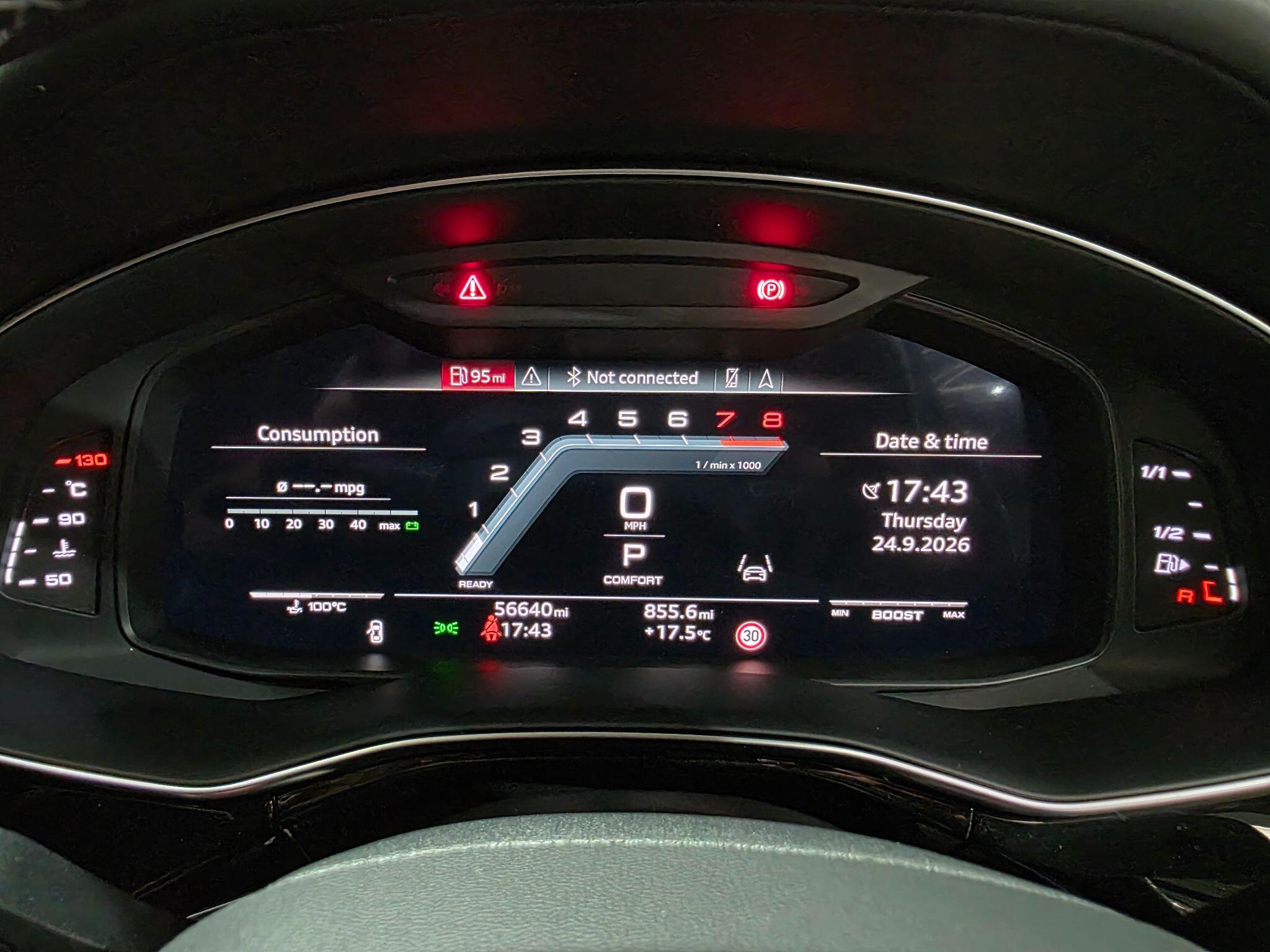 Audi SQ8 view 15