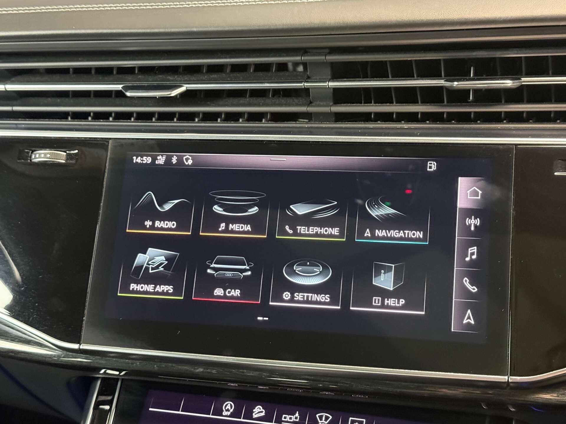 Audi SQ7 view 45