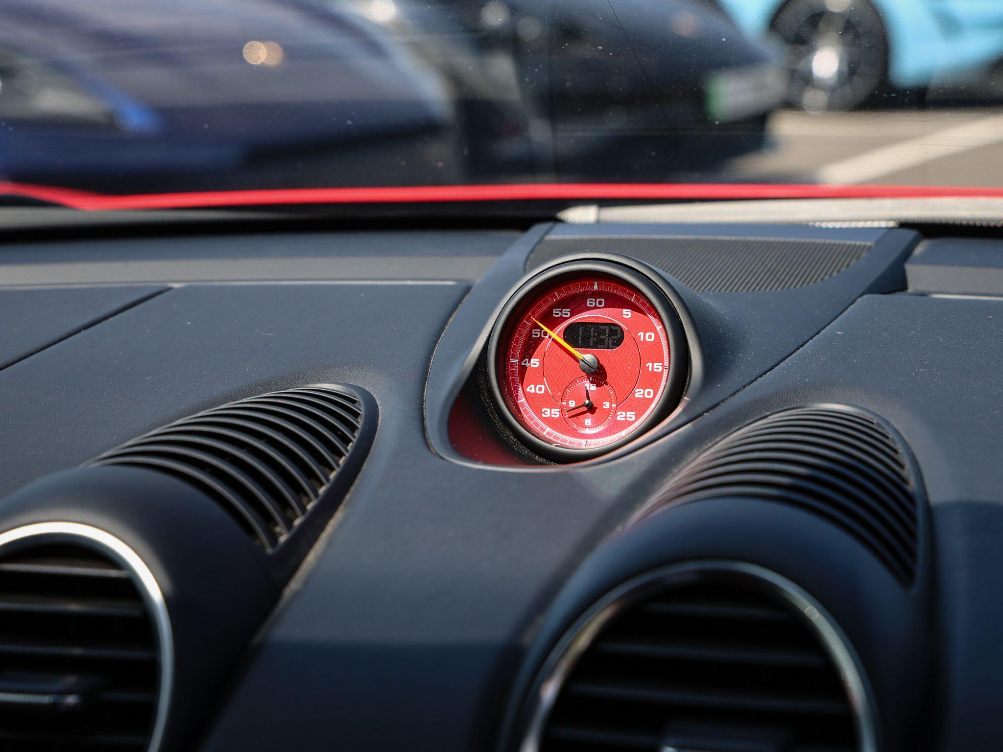 Porsche 718 Spyder view 55