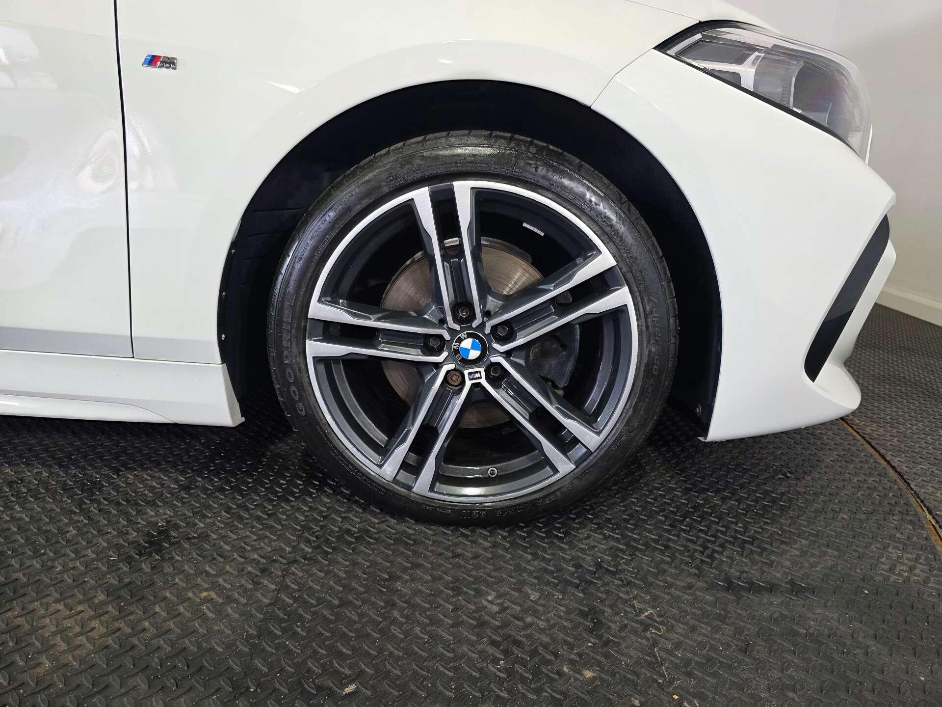 BMW 1 Series view 55