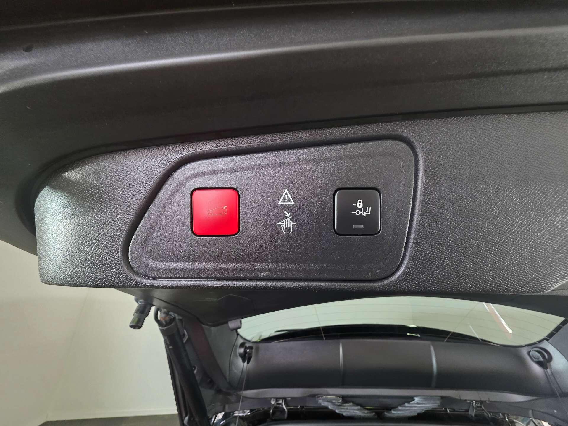 Peugeot 3008 view 45