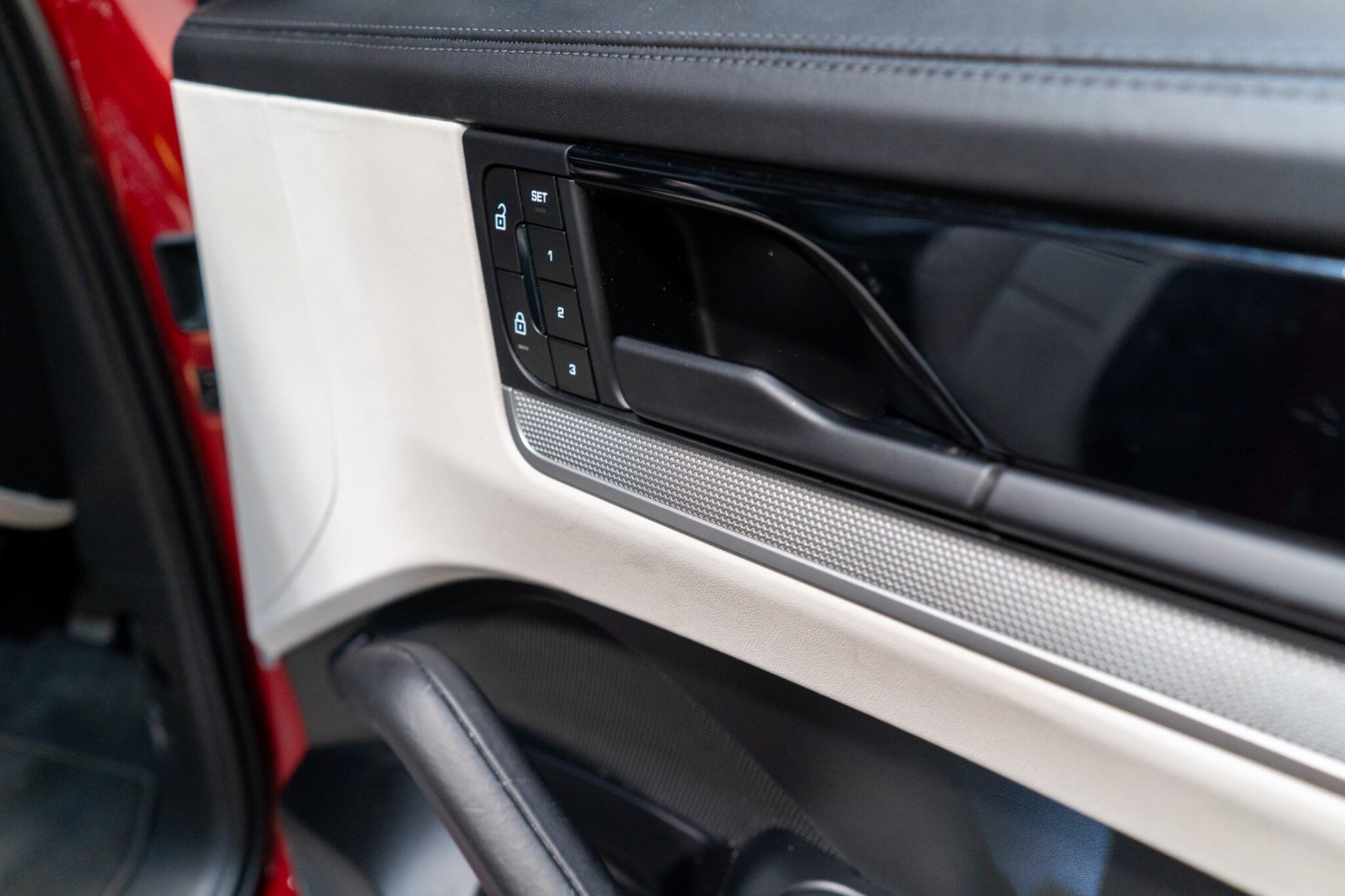 Porsche Cayenne view 37