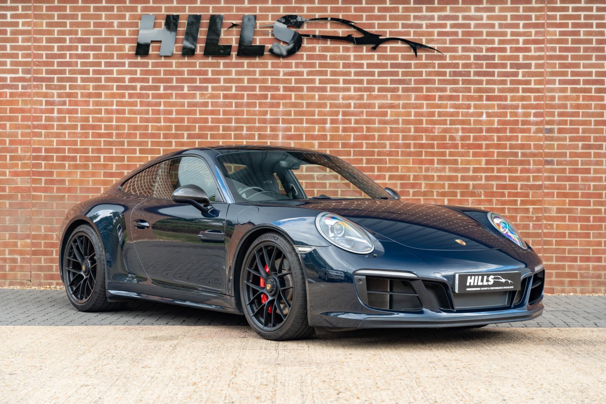 Porsche 911 view 2