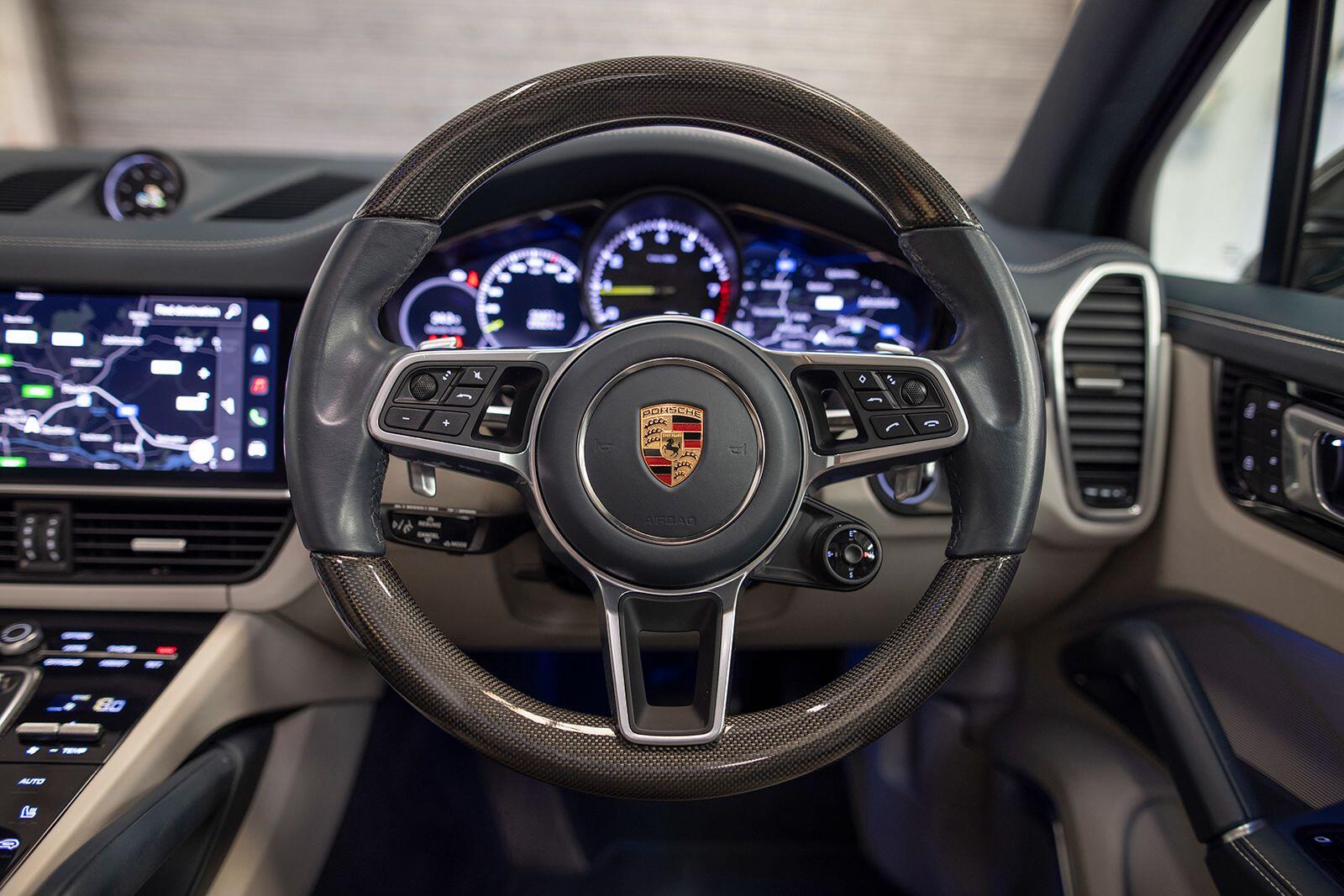 Porsche Cayenne view 40