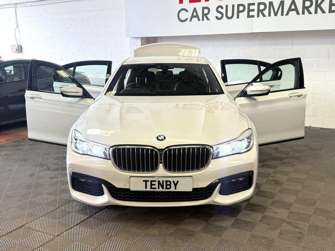 BMW 7 Series view 12