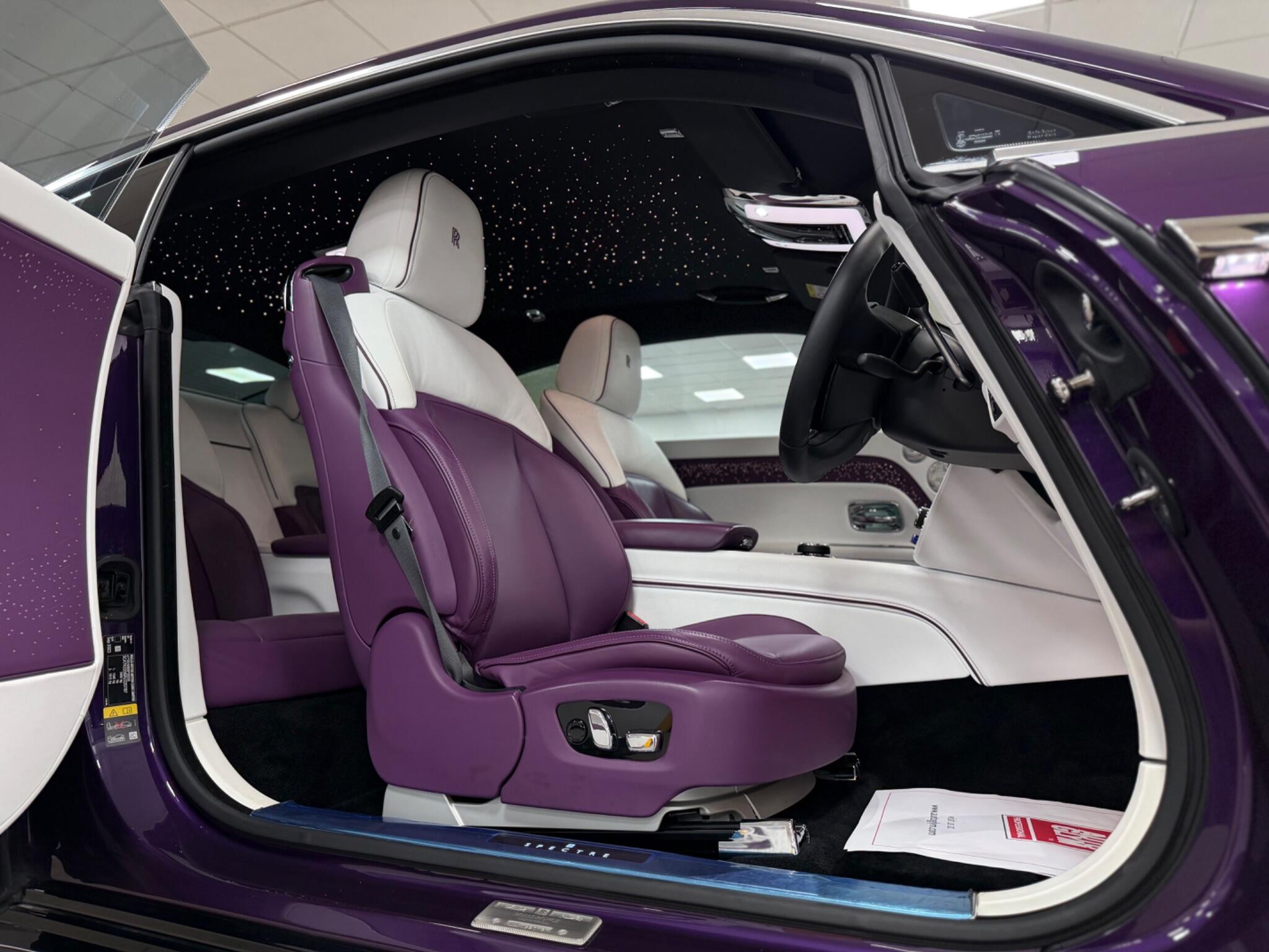Rolls-Royce Spectre view 2