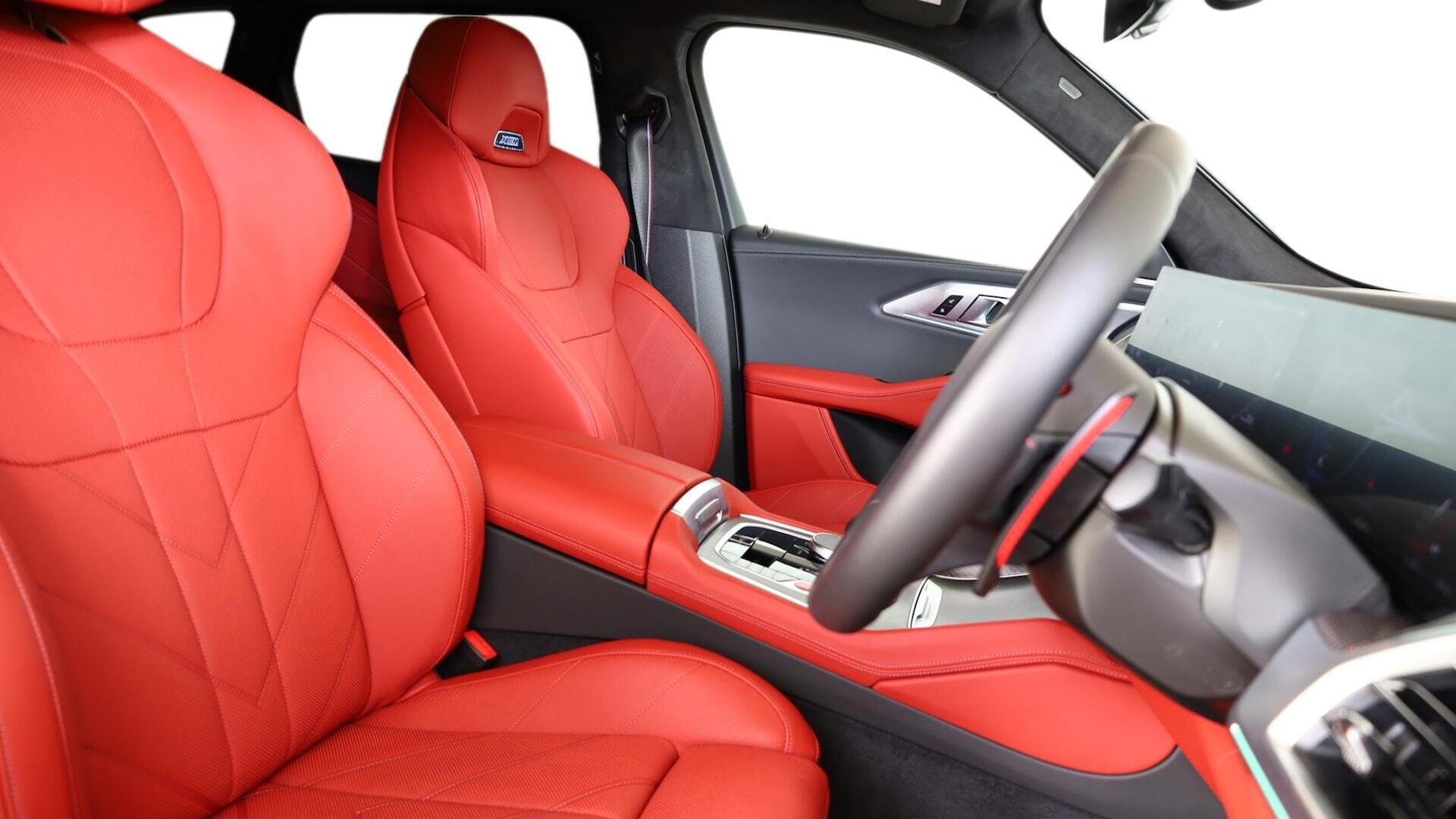 BMW XM view 11