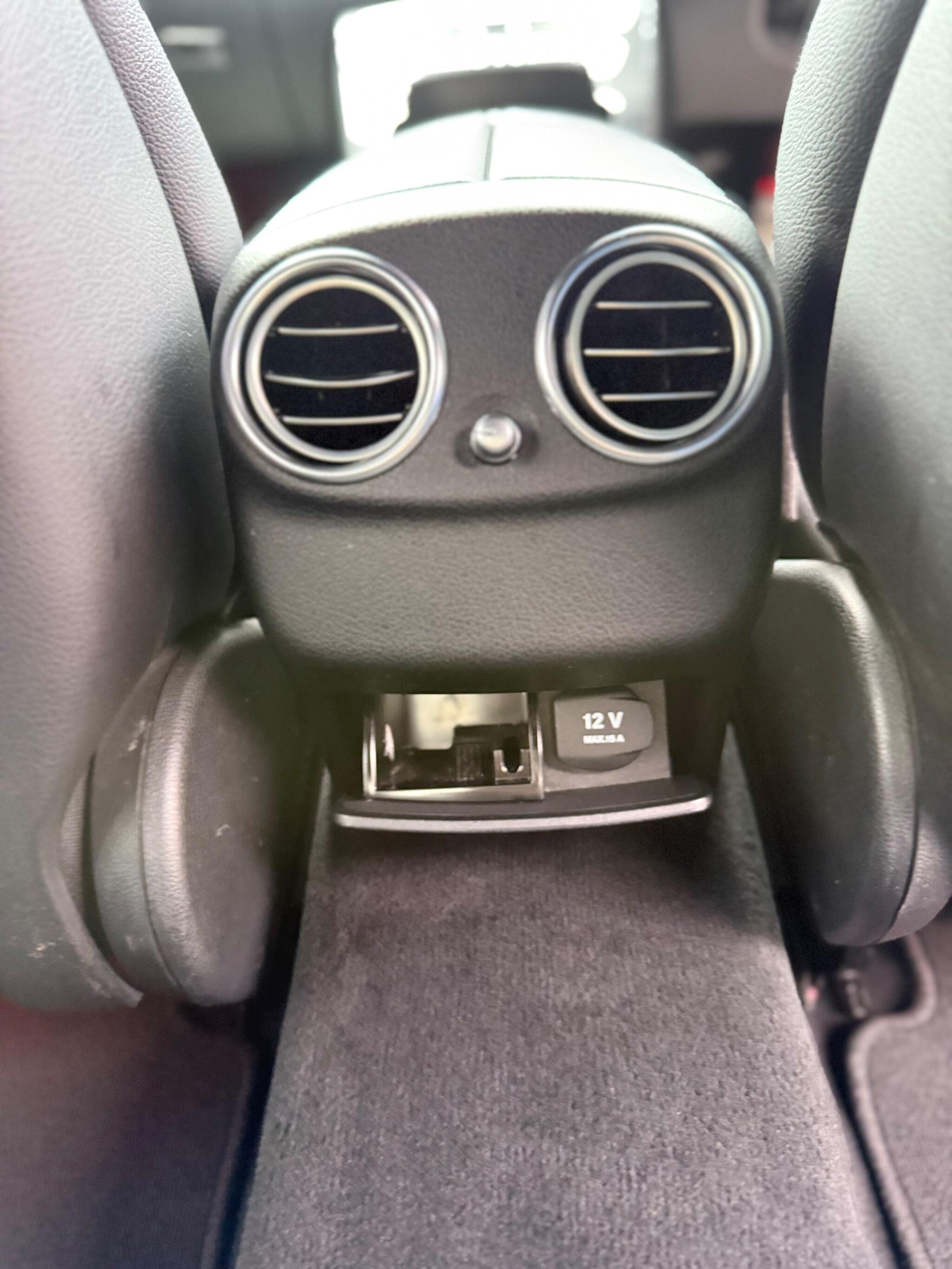 Mercedes-Benz E-Class view 14