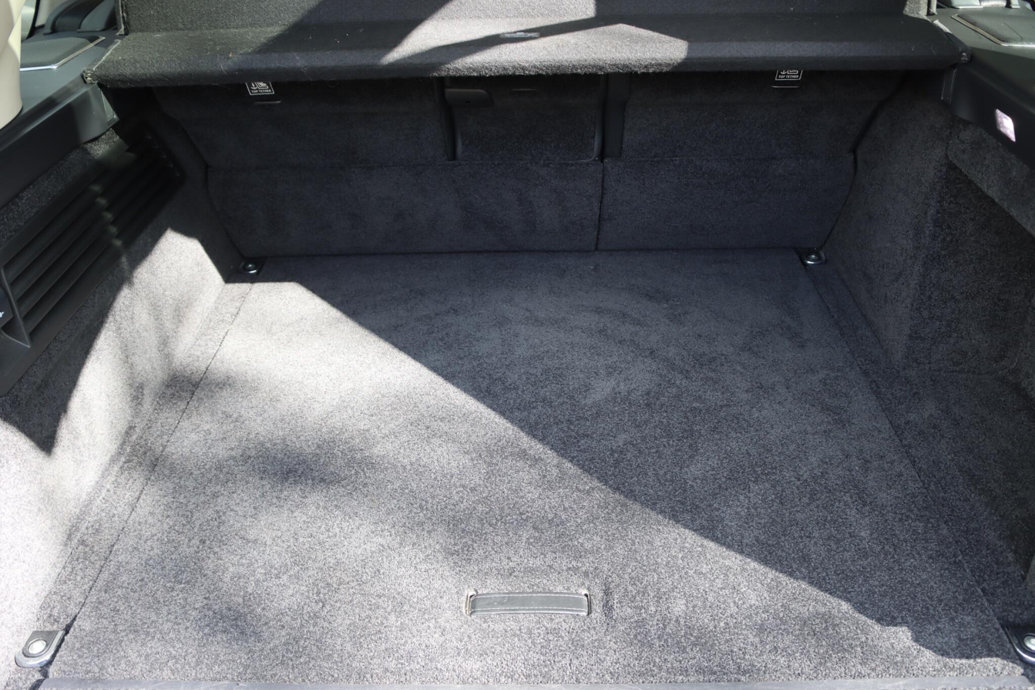 Land Rover Range Rover view 29