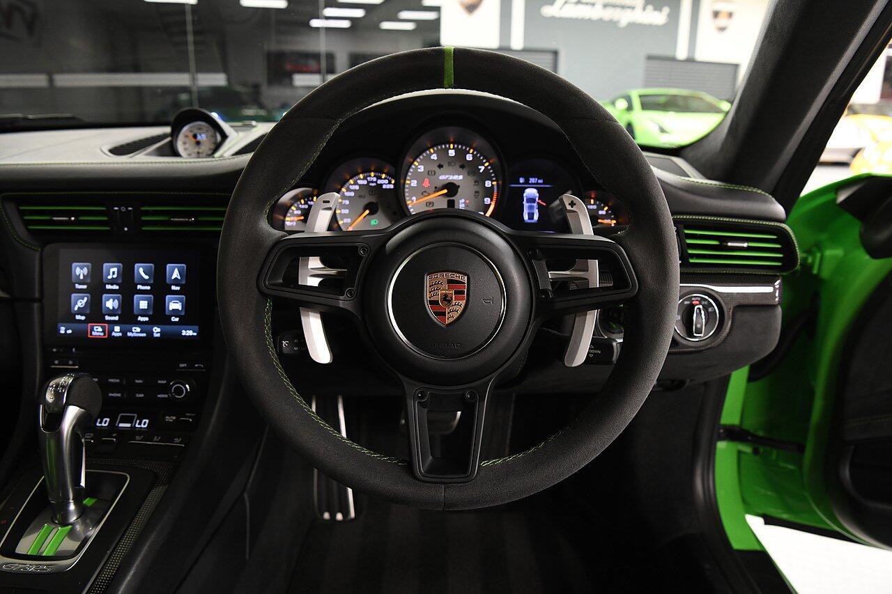 Porsche 911 view 25