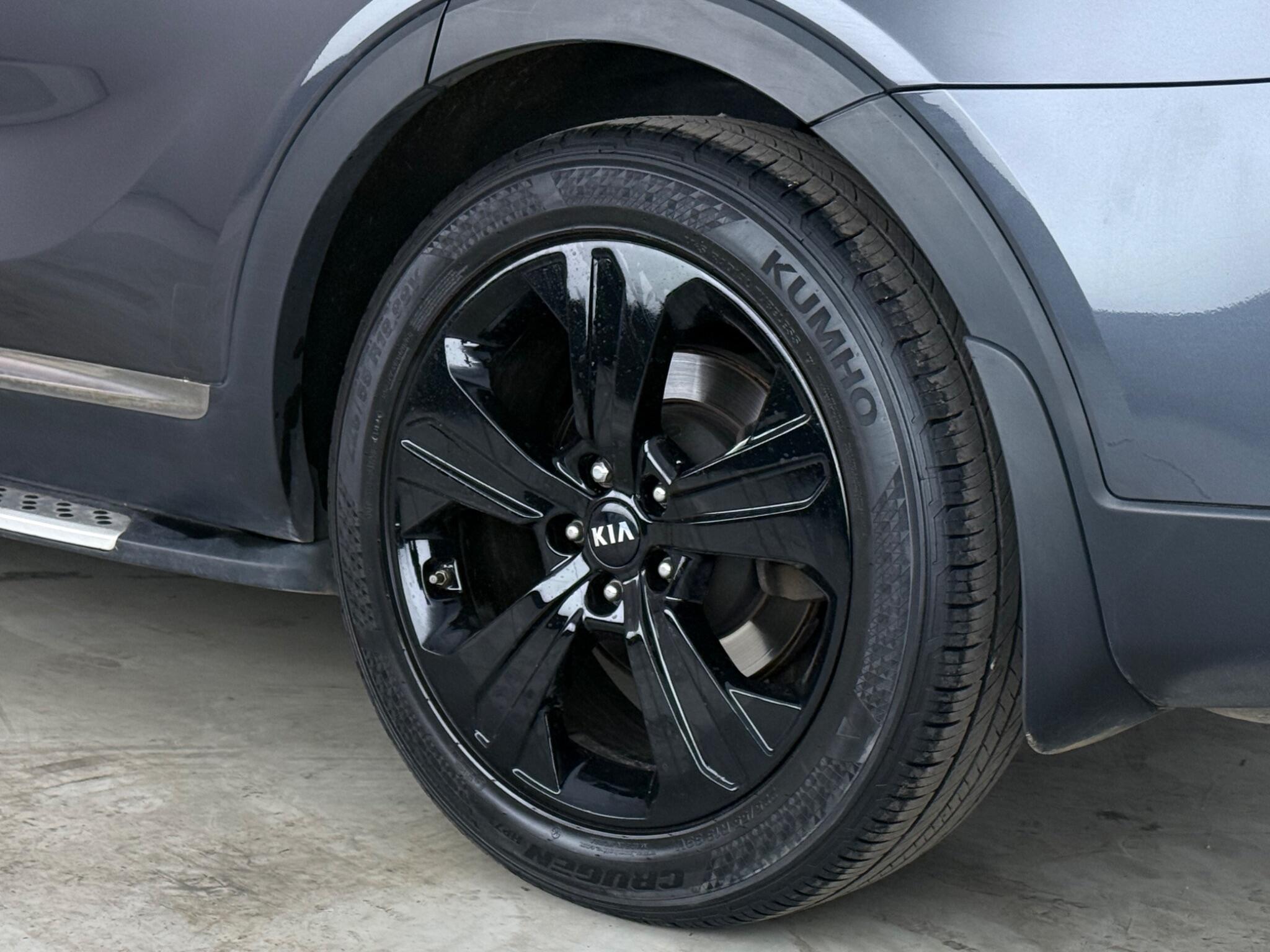 Kia Sorento view 9
