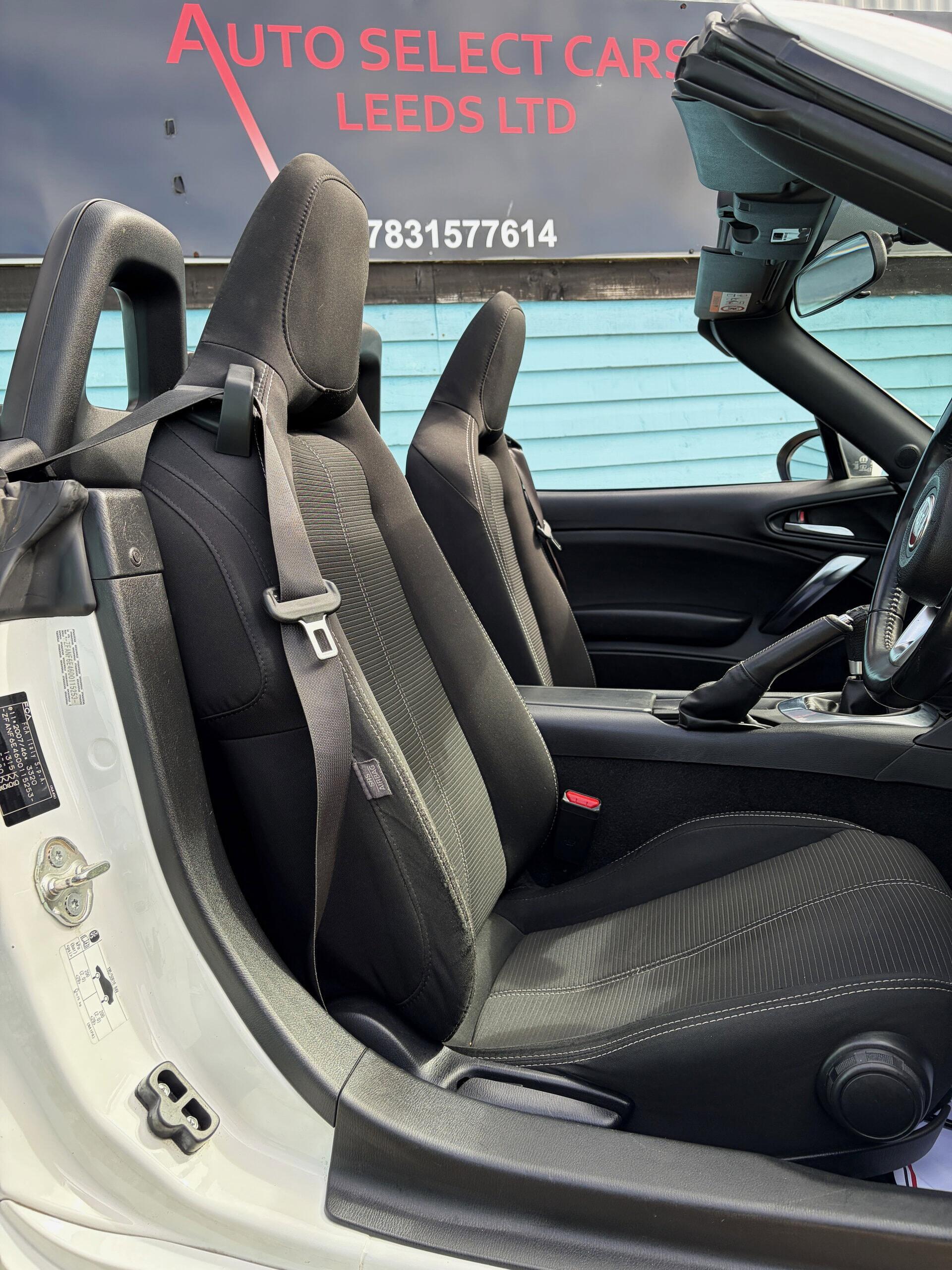 Fiat 124 Spider view 9