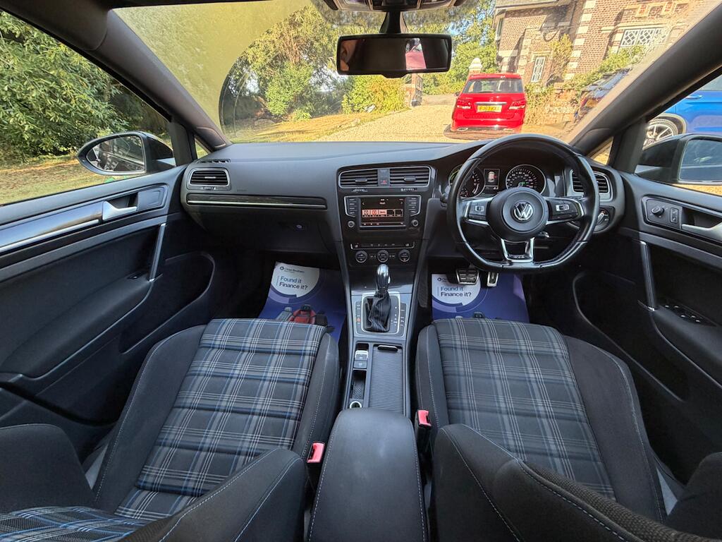 Volkswagen Golf view 12