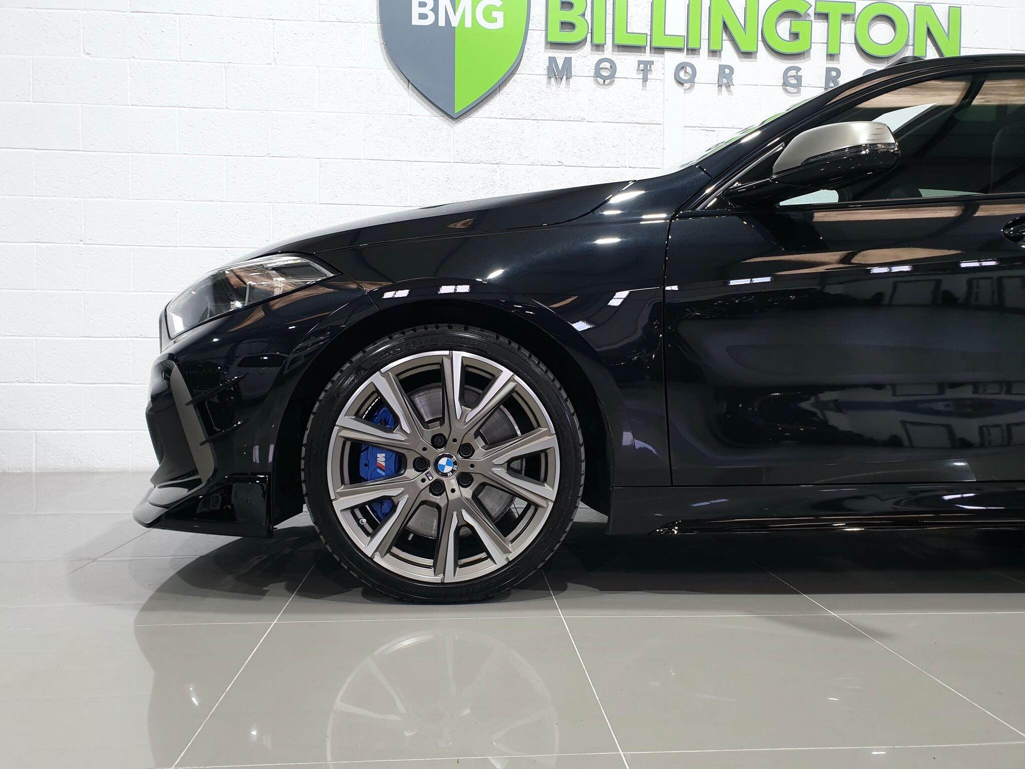 BMW 1 Series view 25