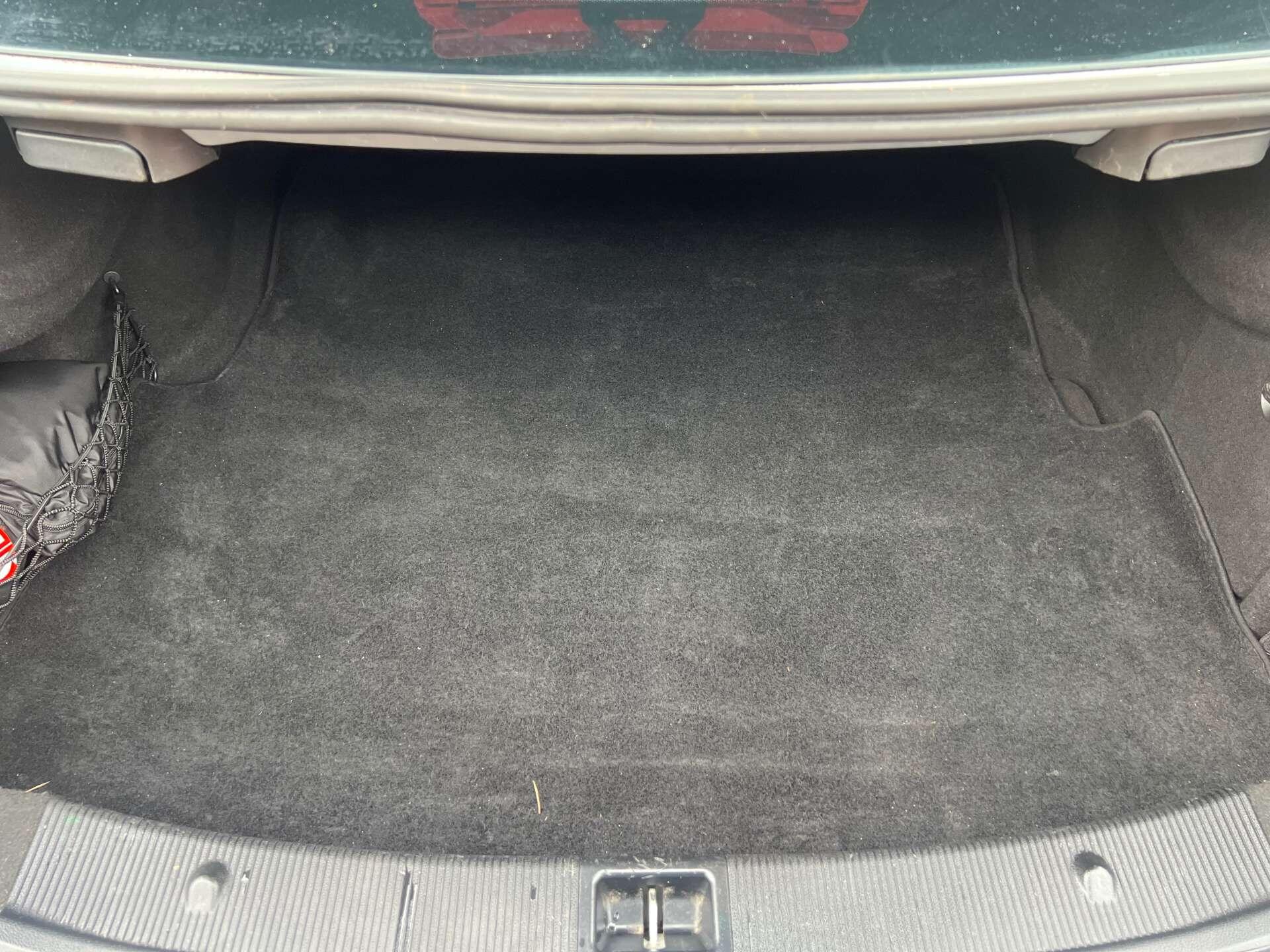 Mercedes-Benz E-Class view 50