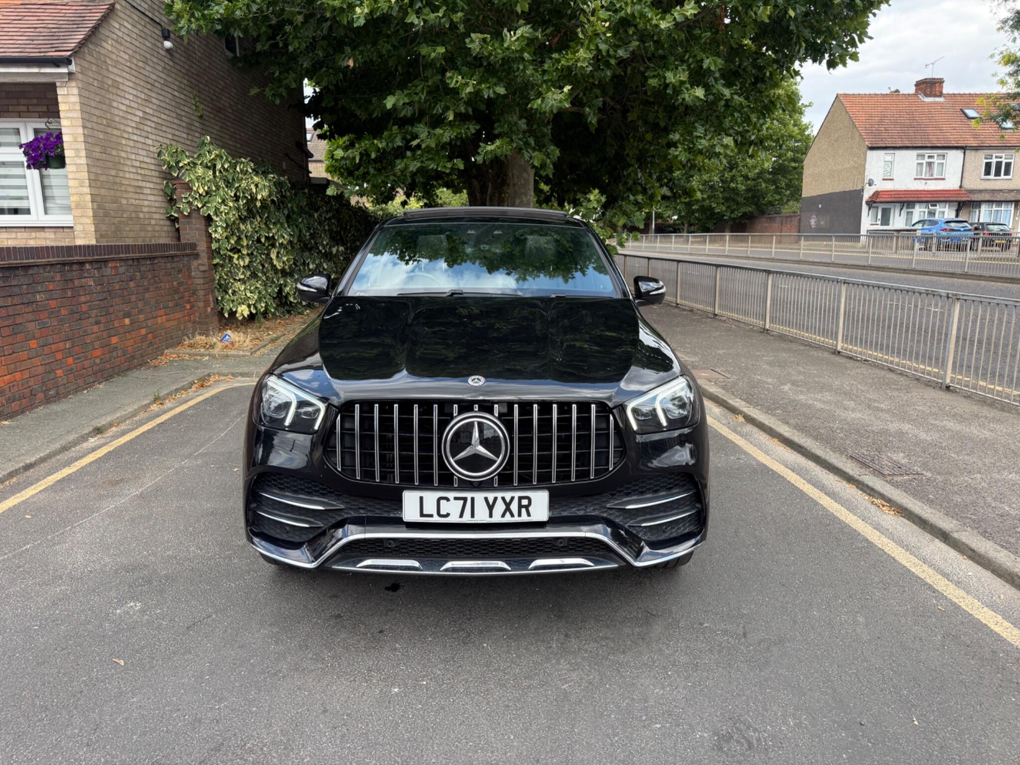 Mercedes-Benz Gle view 2